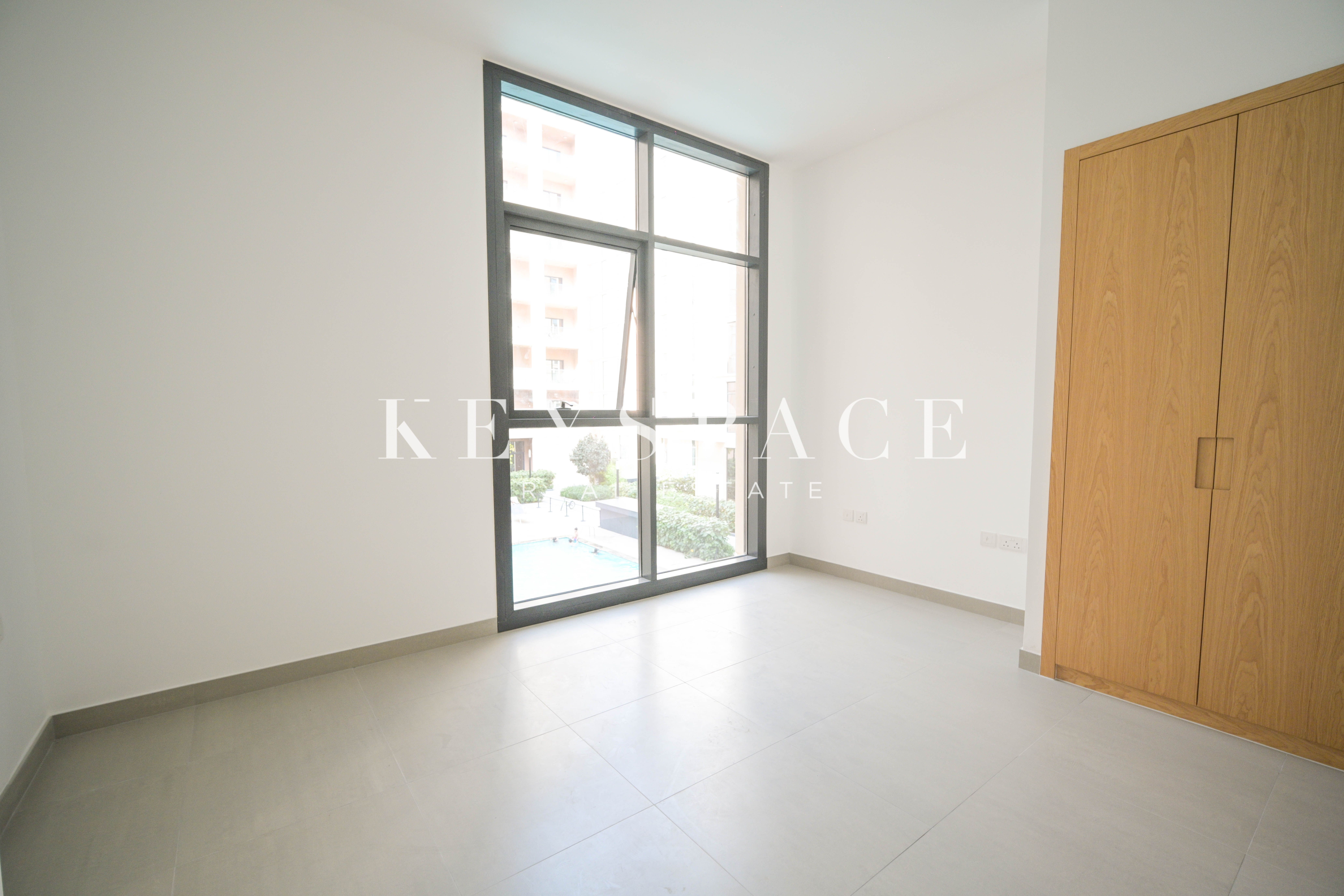Elegant Residence in a Coveted and Exclusive Community | Resale