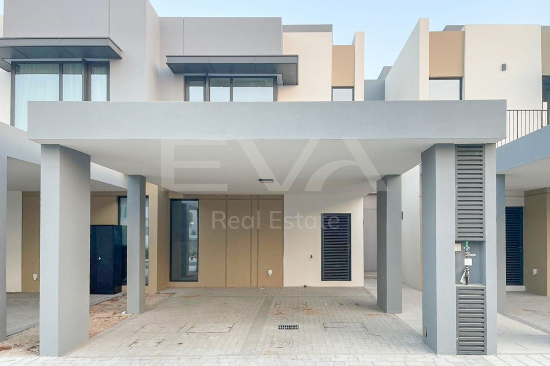 Unfurnished | Single Row | Vacant