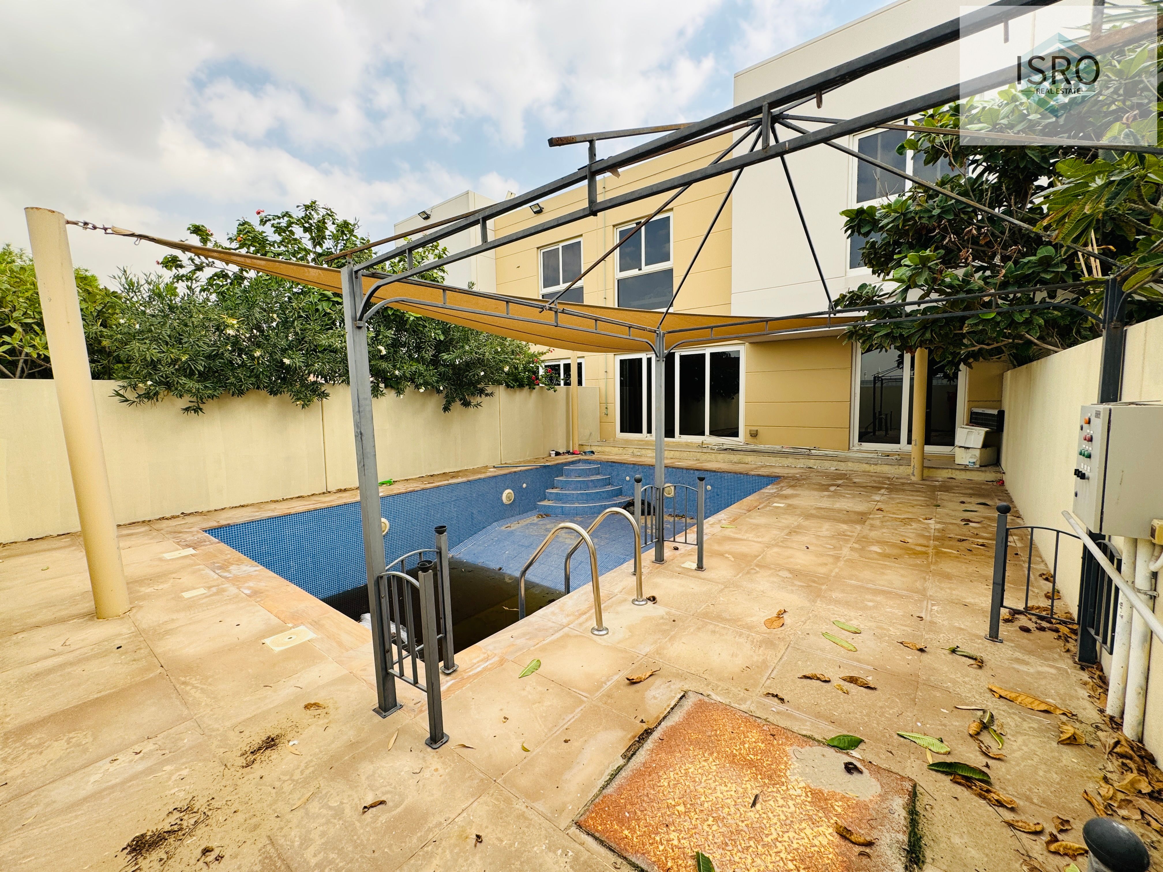 READY TO MOVE SPACIOUS 4B VILLA GATED COMMUNITY