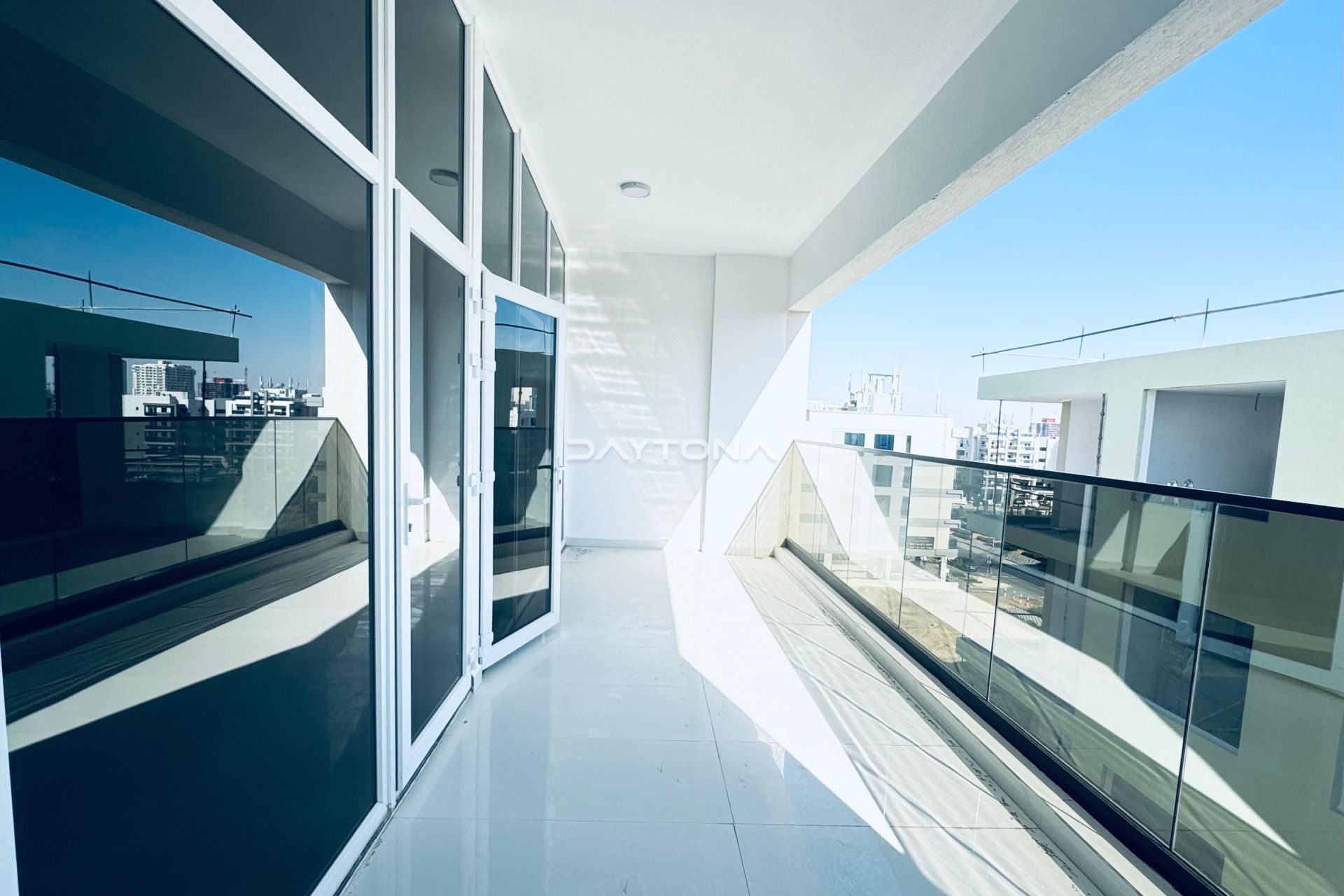 READY BRAND NEW | MODERN INTERIOR | SPACIOUS LAYOUT