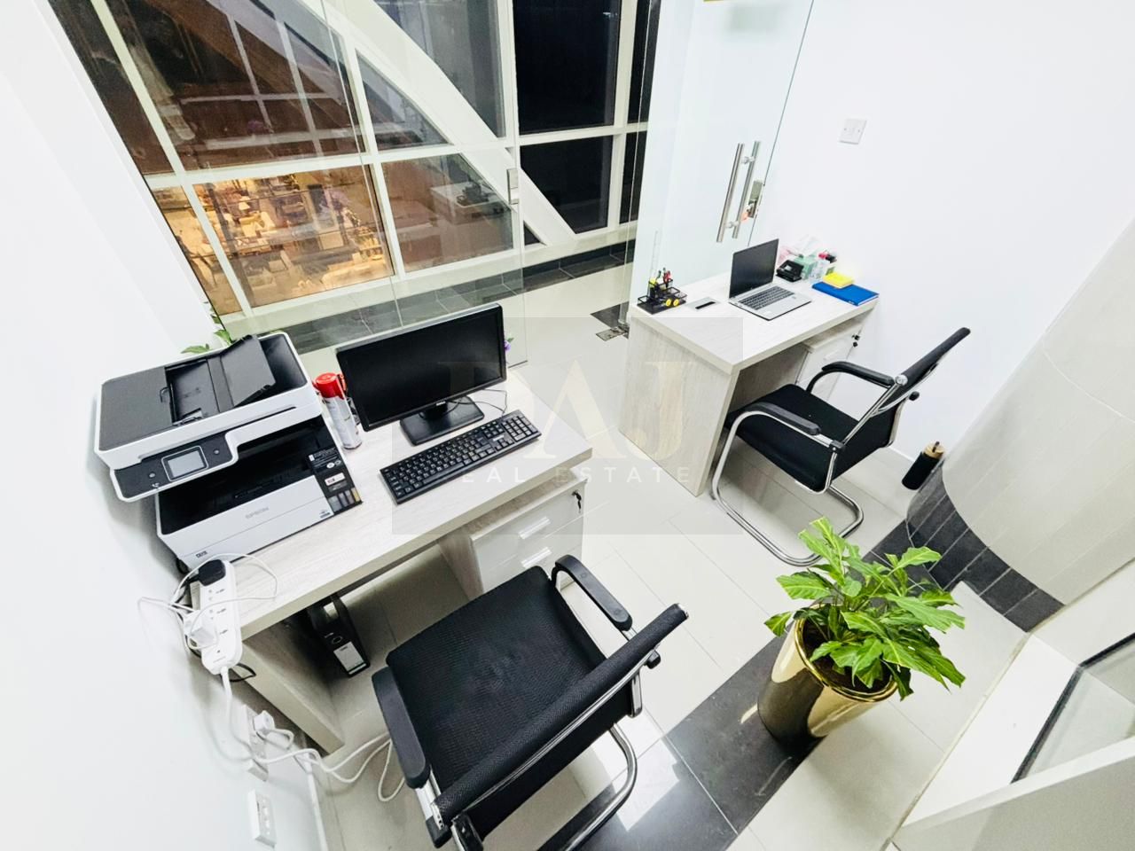 Move-In Ready Executive Suites | Start today with complimentary business services