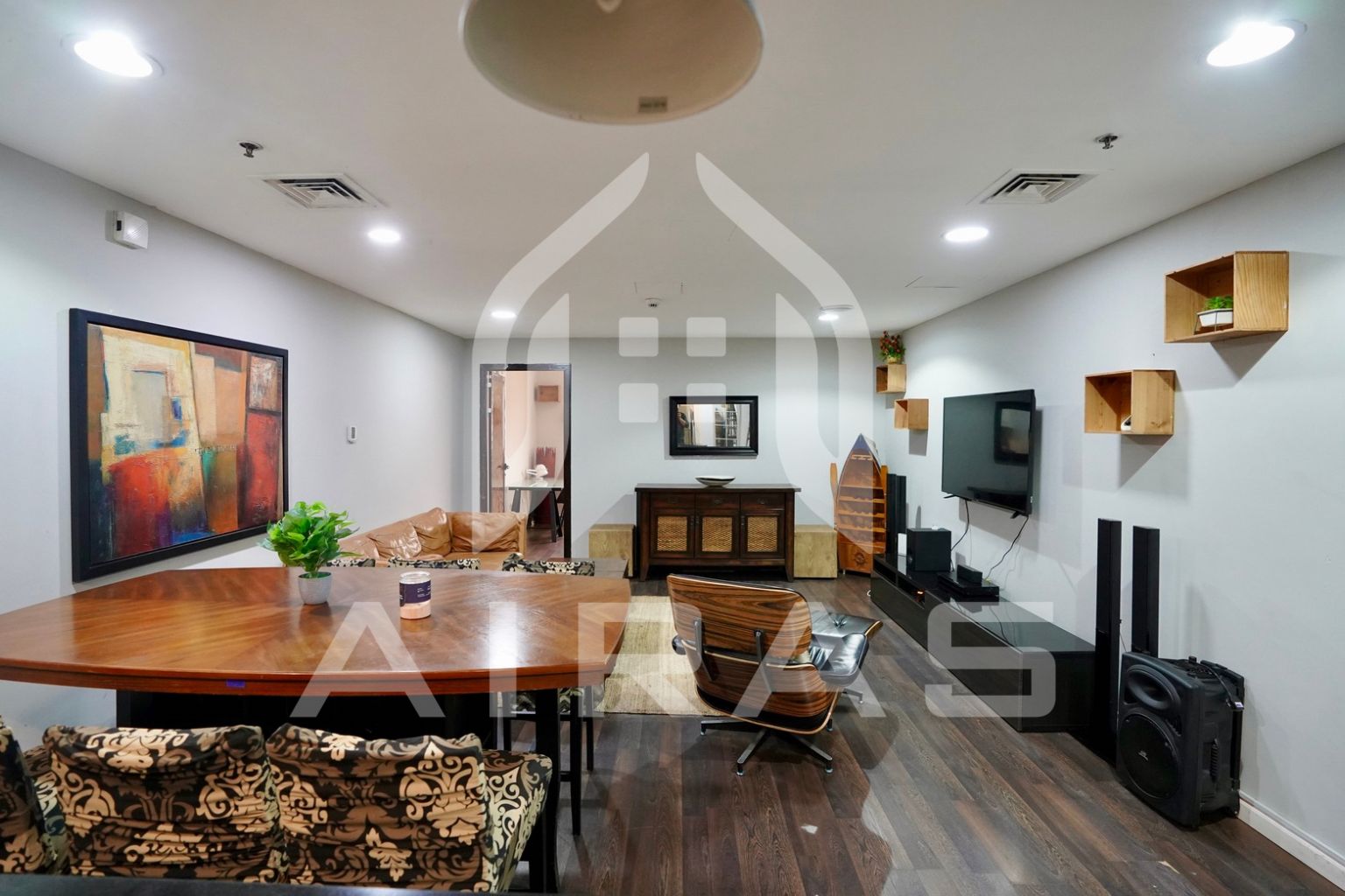 2 Bedroom renovated to extra maidroom