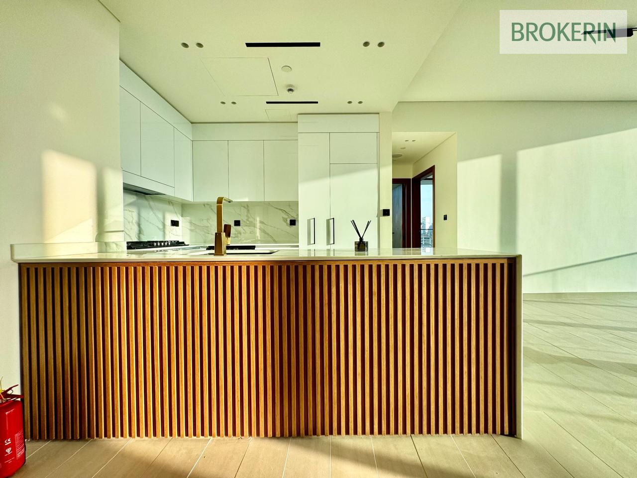 SPACIOUS 2BED | PRIME LOCATION | CORNER UNIT |