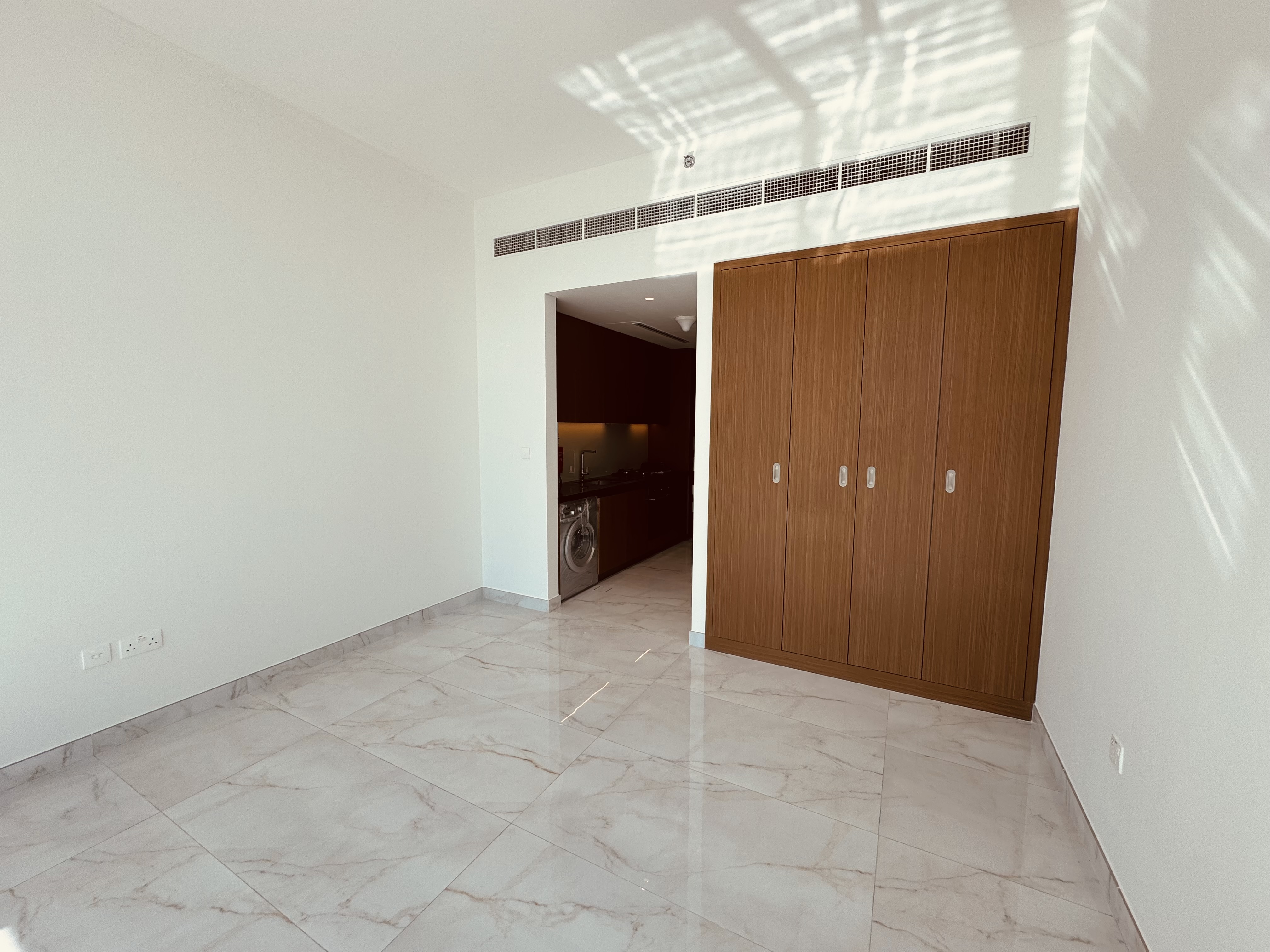 CONVENIENT OFFER WITH SEMI FURNISHED STUDIO APARTMENT // BRAND NEW BUILDING