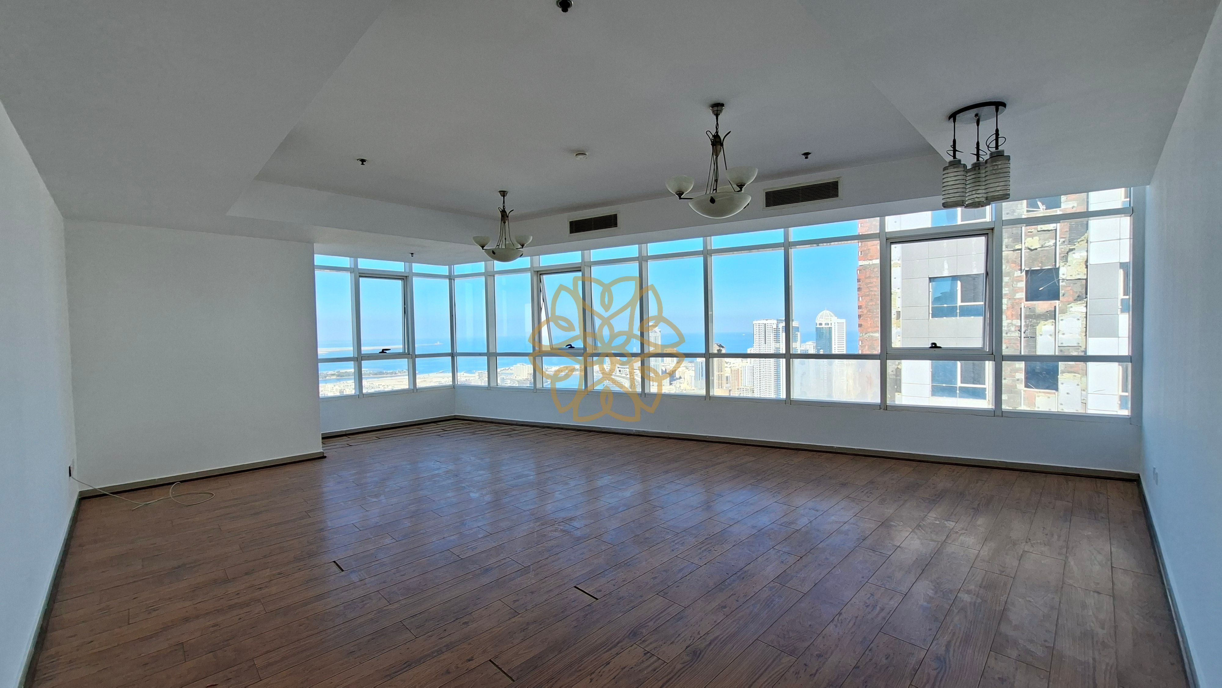 4BR Penthouse/ Sew View/ Balcony and maid room