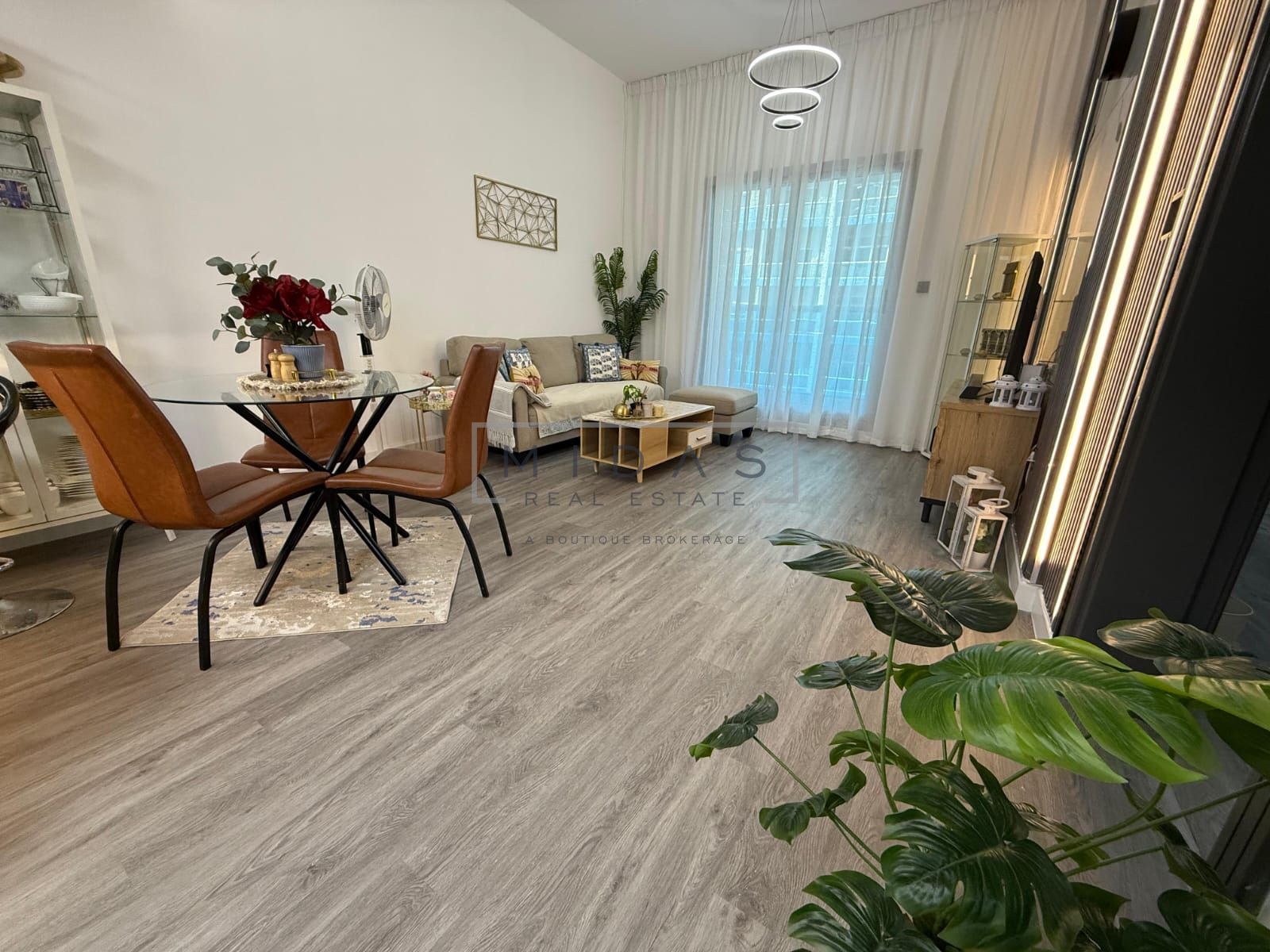 2BR/Spacious /Big Balcony/Close to Park/Close to School
