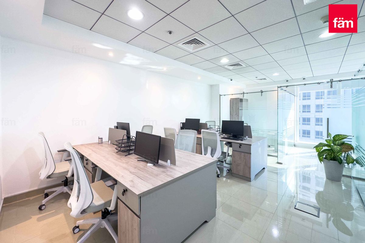 Canal View / High Floor / Fitted/ Vacant