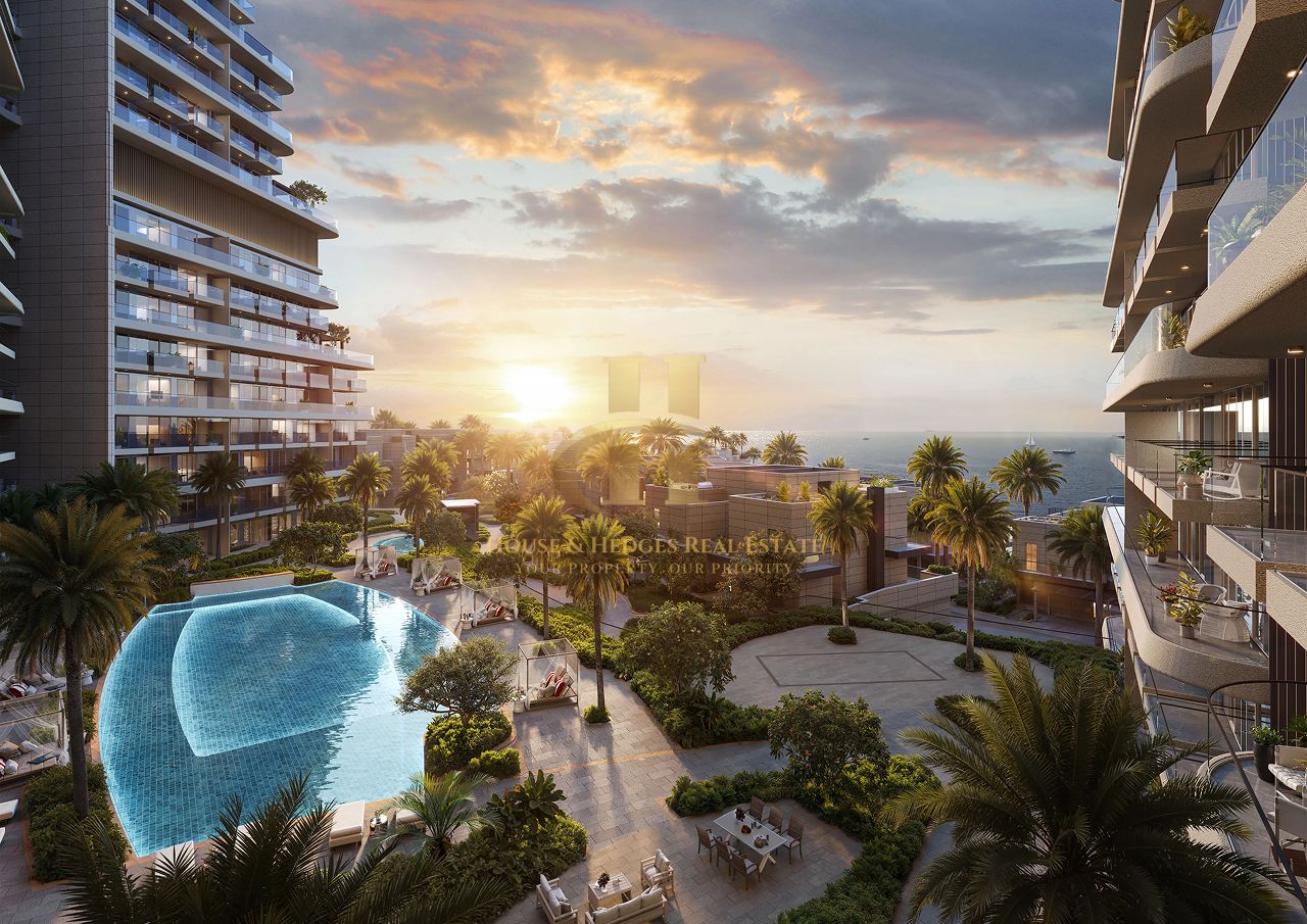 Beach &amp; Sea Views | Luxury Liv...