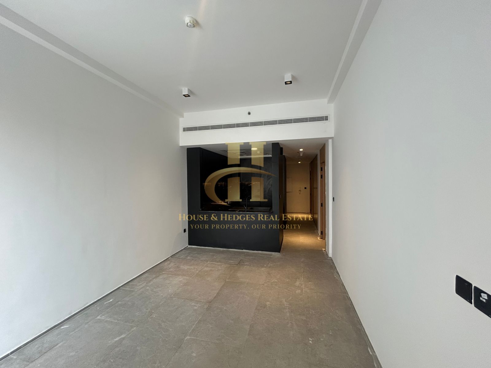 Private Jacuzzi | Spacious Layout | Vacant