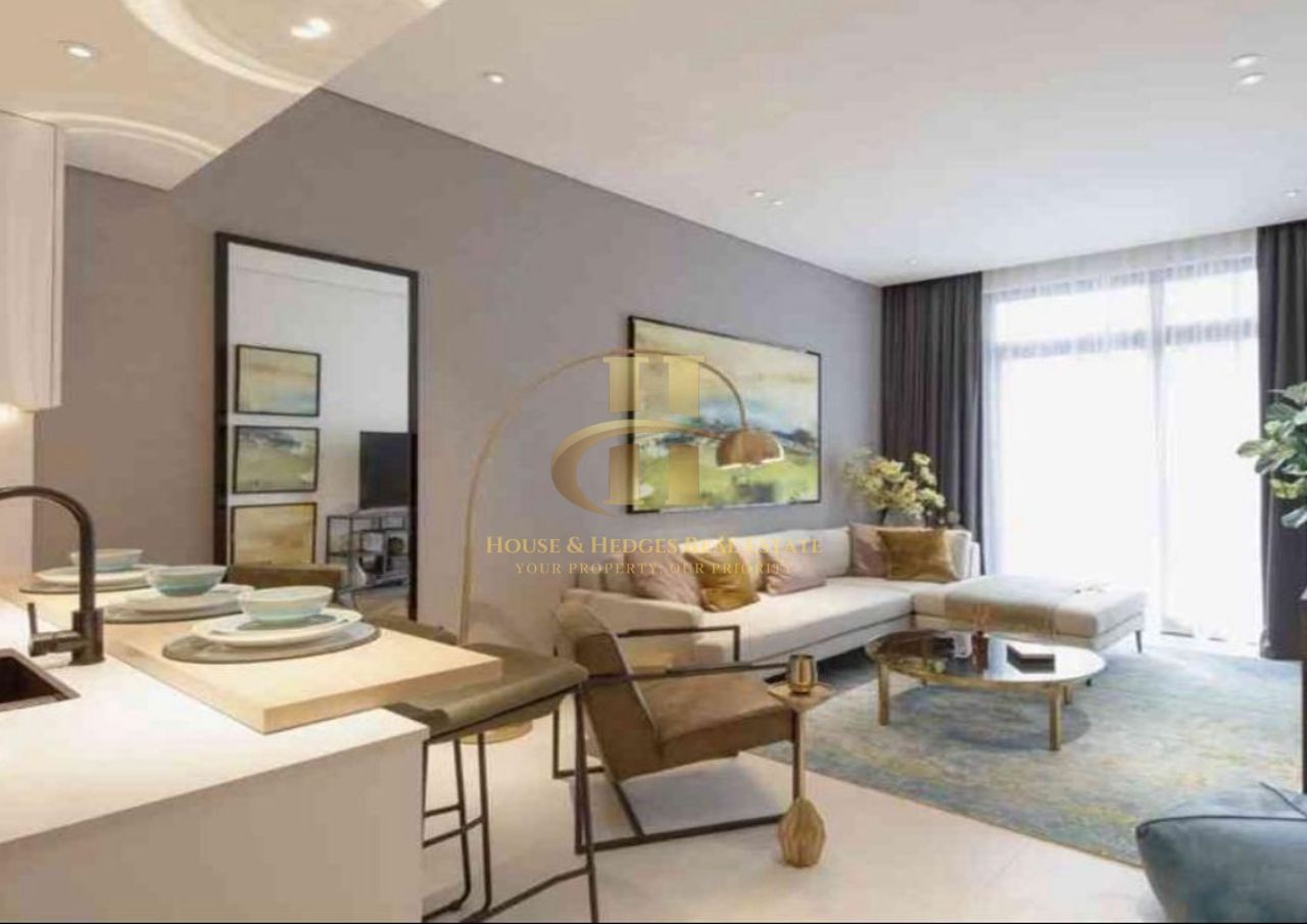 Vacant On Transfer-Fully Fitted Kitchen-Pool View
