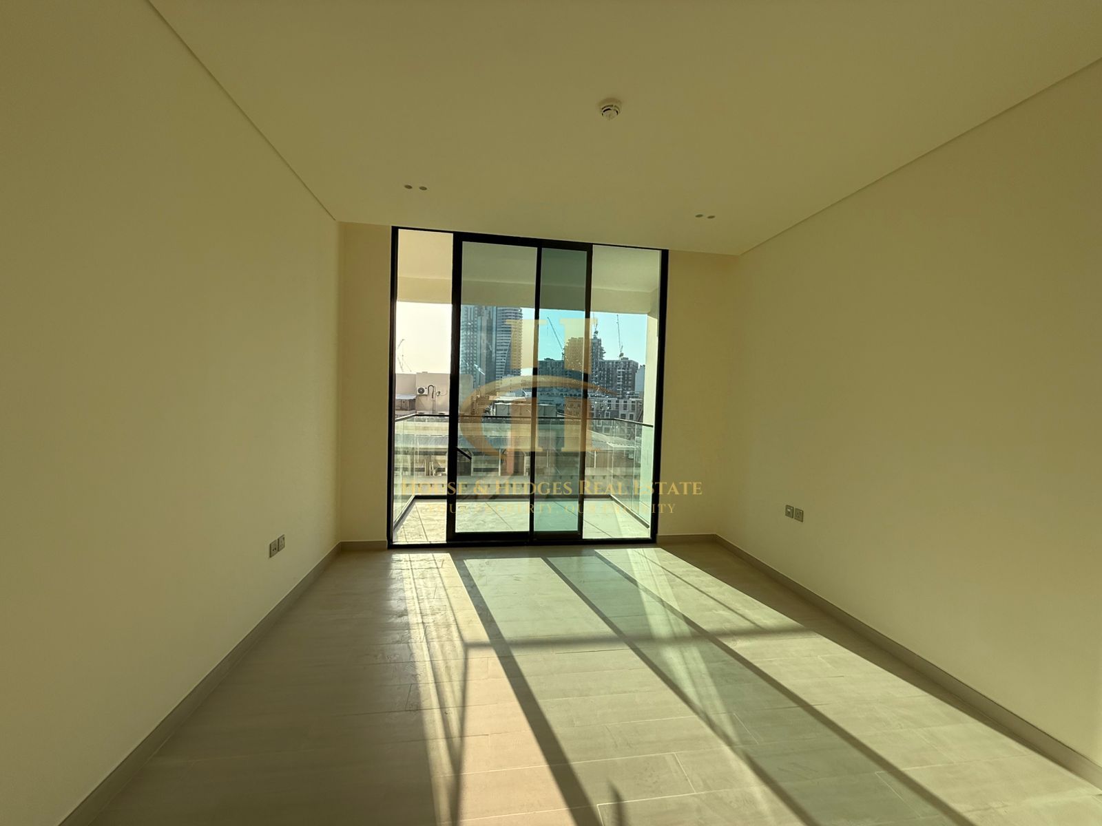 Fully Fitted Kitchen | Vacant | Spacious