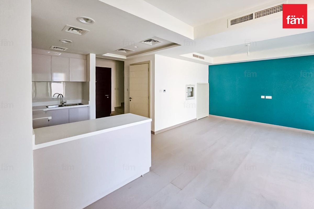 Brand New | End Corner | Roof Access | 3 BR