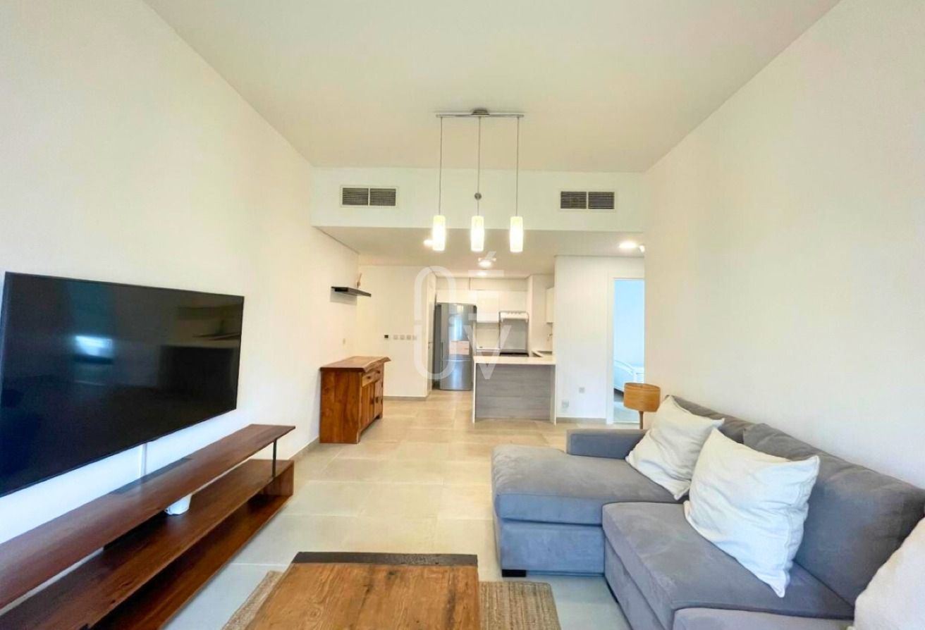1 BR + Study | Fully Furnished | Corner Unit