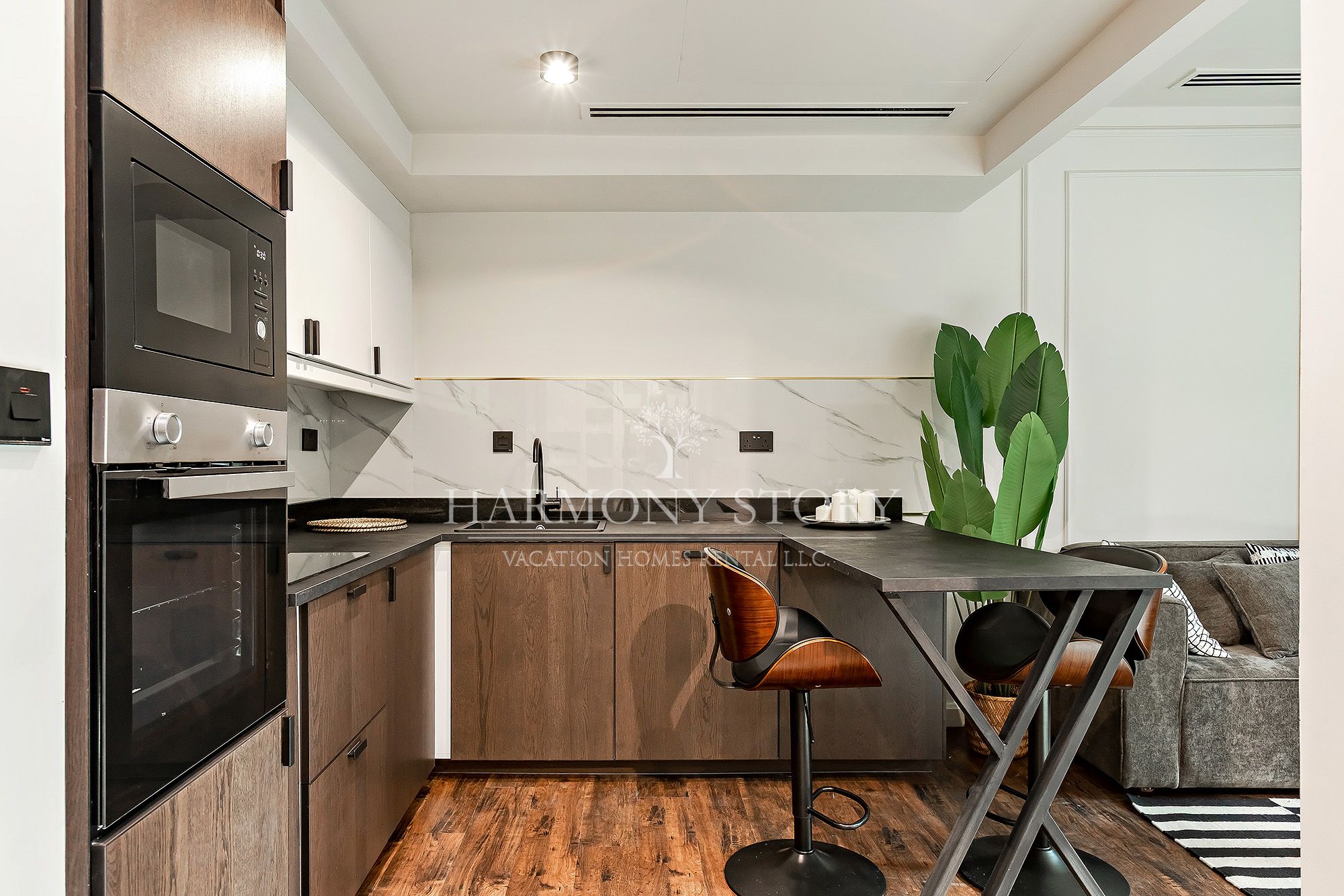 Spacious Renovated Townhouse / Garden and BBQ Area