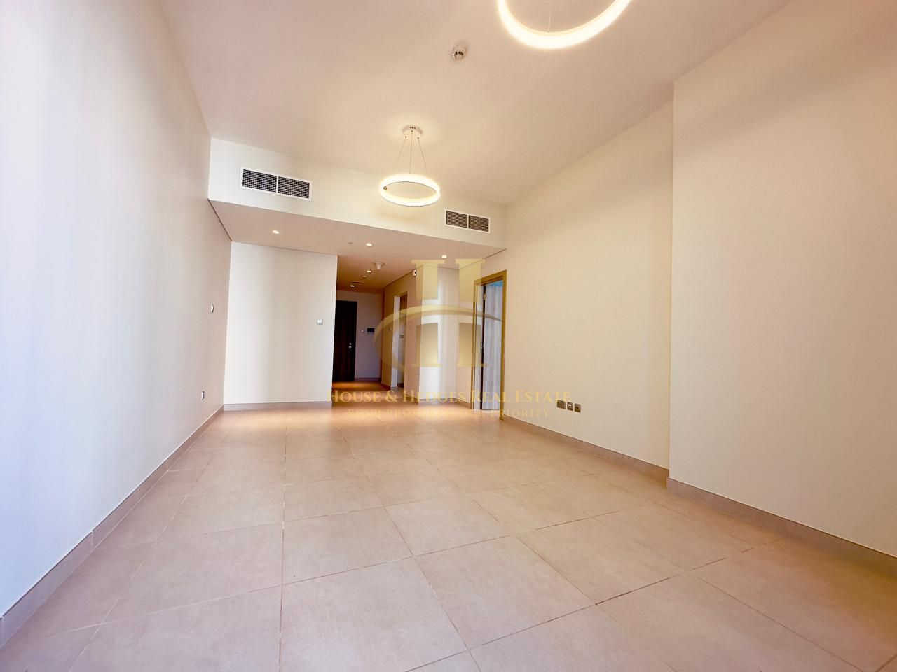 Unfurnished - Spacious layout - New apartment