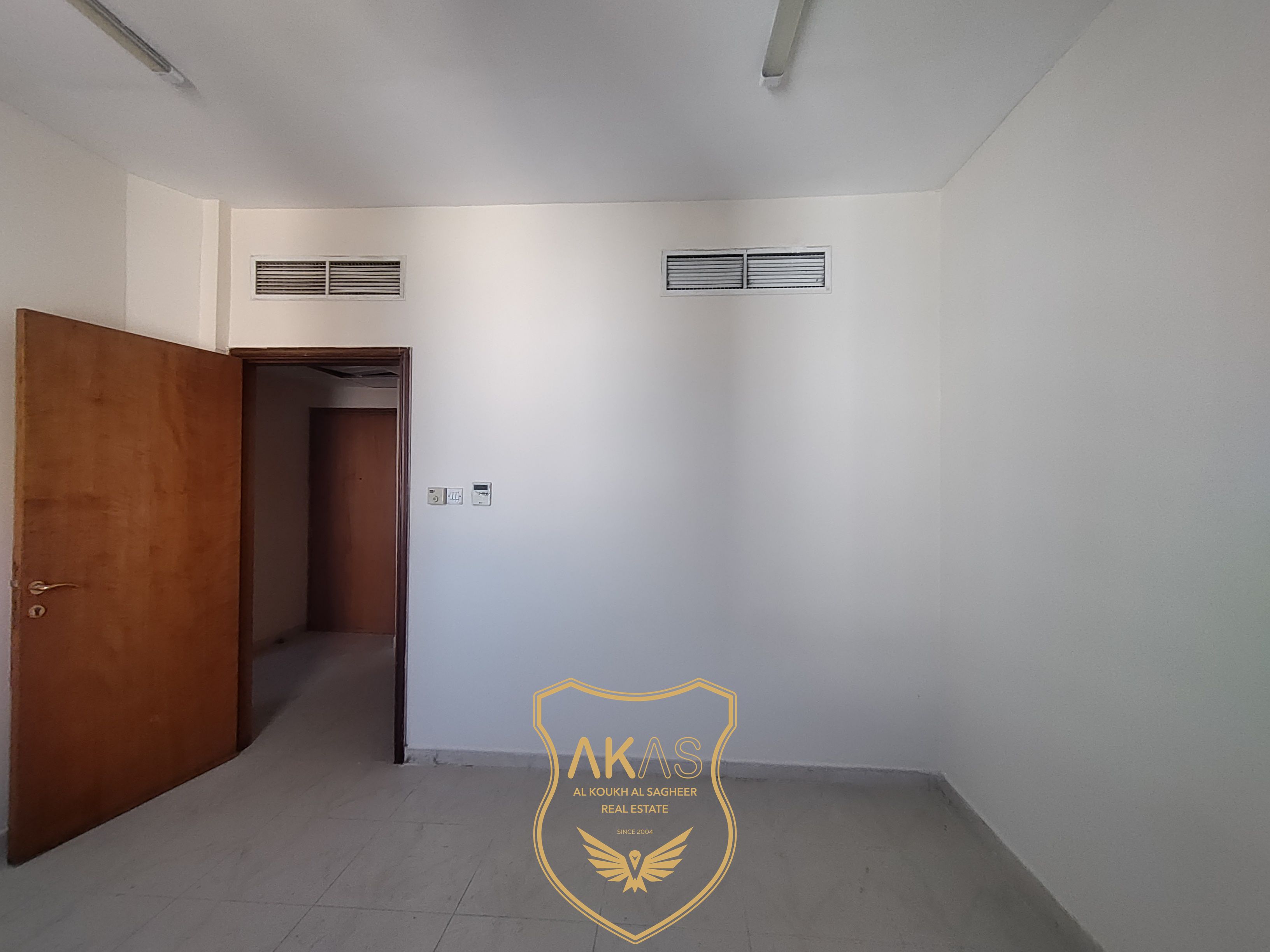 1bhk with centrel AC balcony available in butina Sharjah