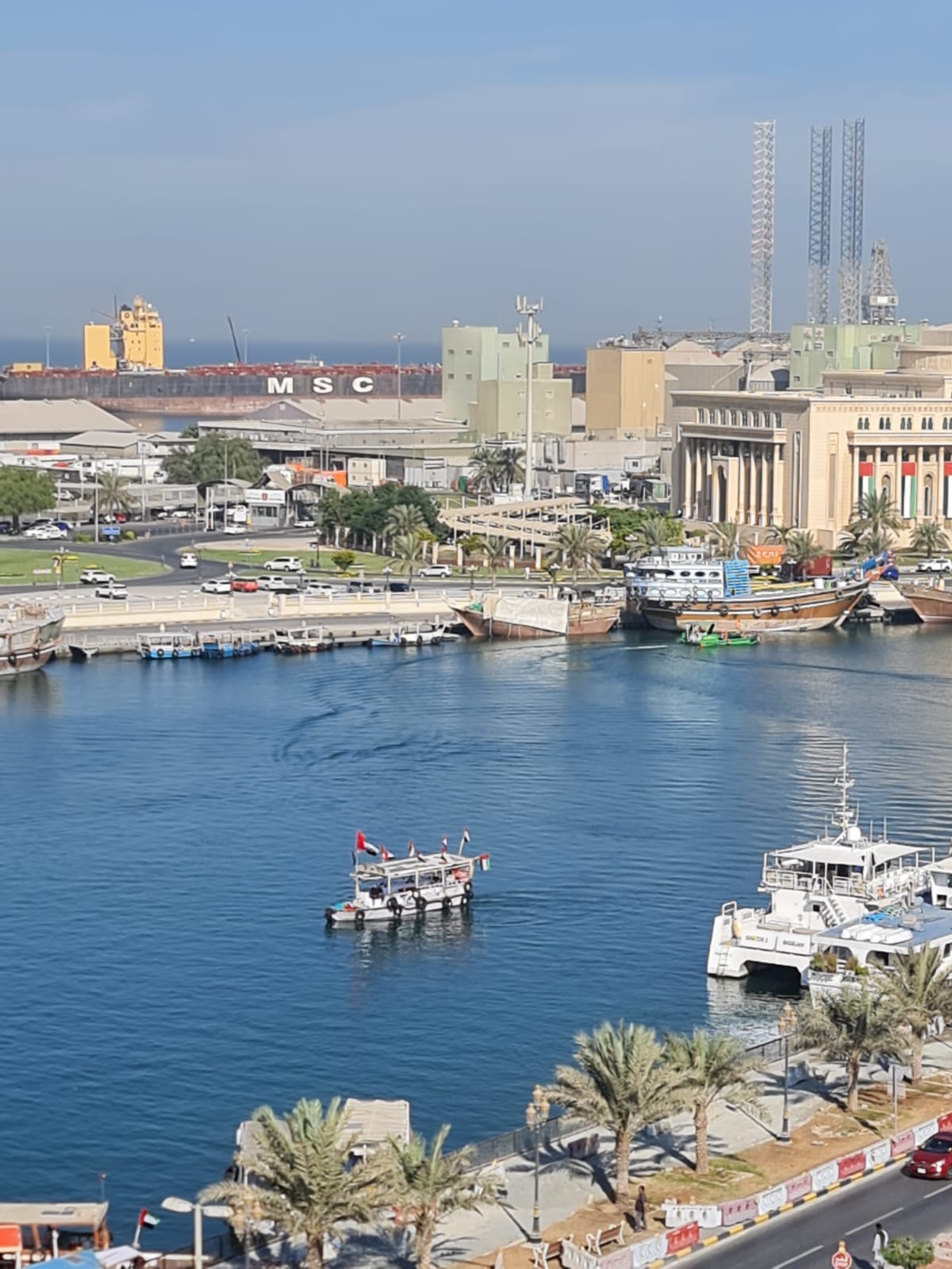 1 bedroom and a living room in Al Jubail with sea view, rent 26,000 AED, maintenance by landlord.