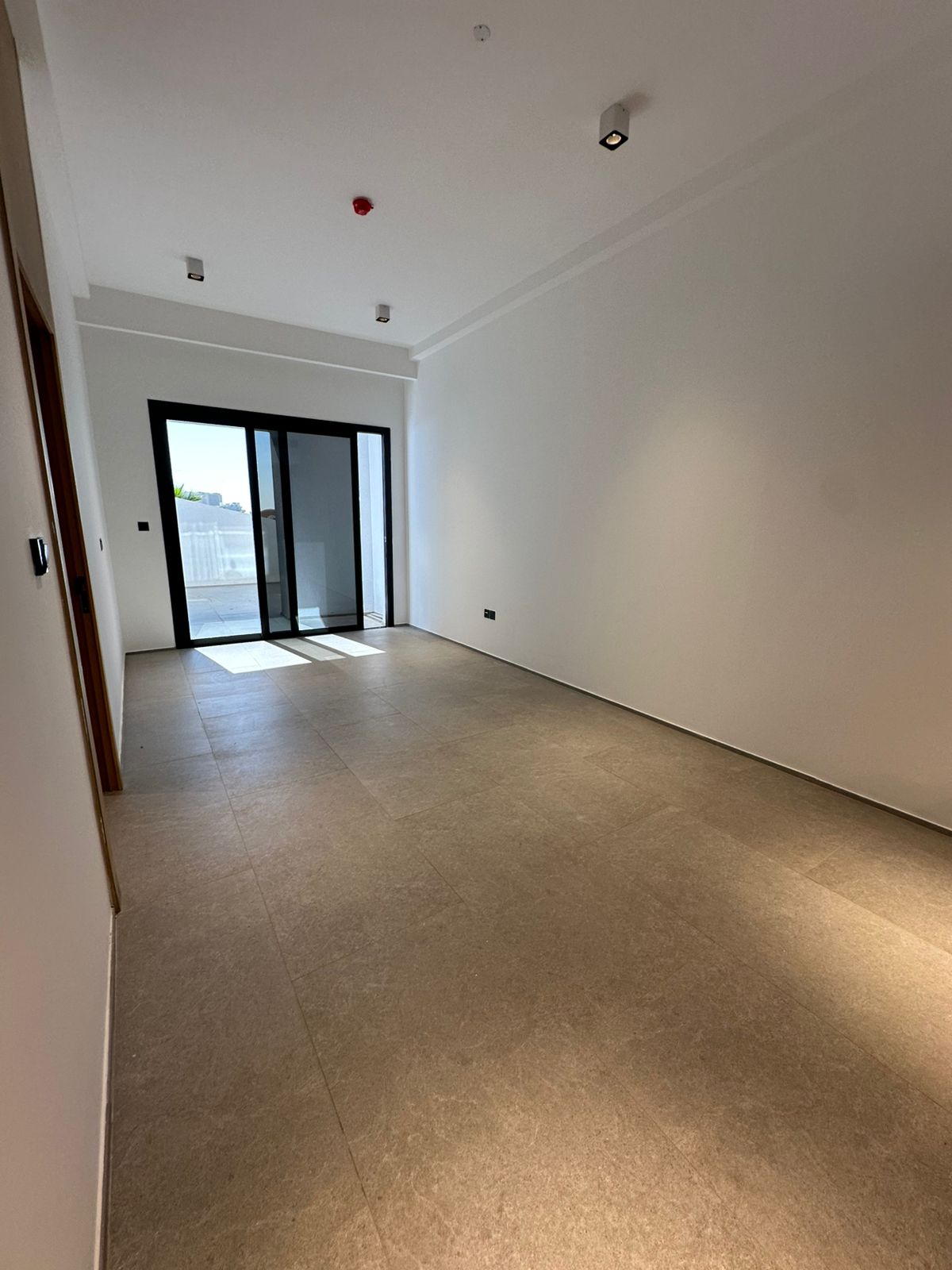 Family Building | Big Apartment With Jacuzzi