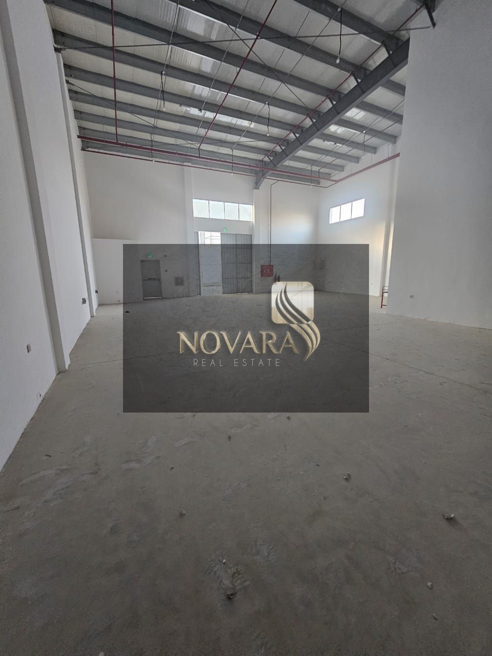 A prime opportunity to rent a spacious warehouse in a strategic location in Al Jurf Industrial Area 3, measuring 2700 sq ft, with immediate occupancy.