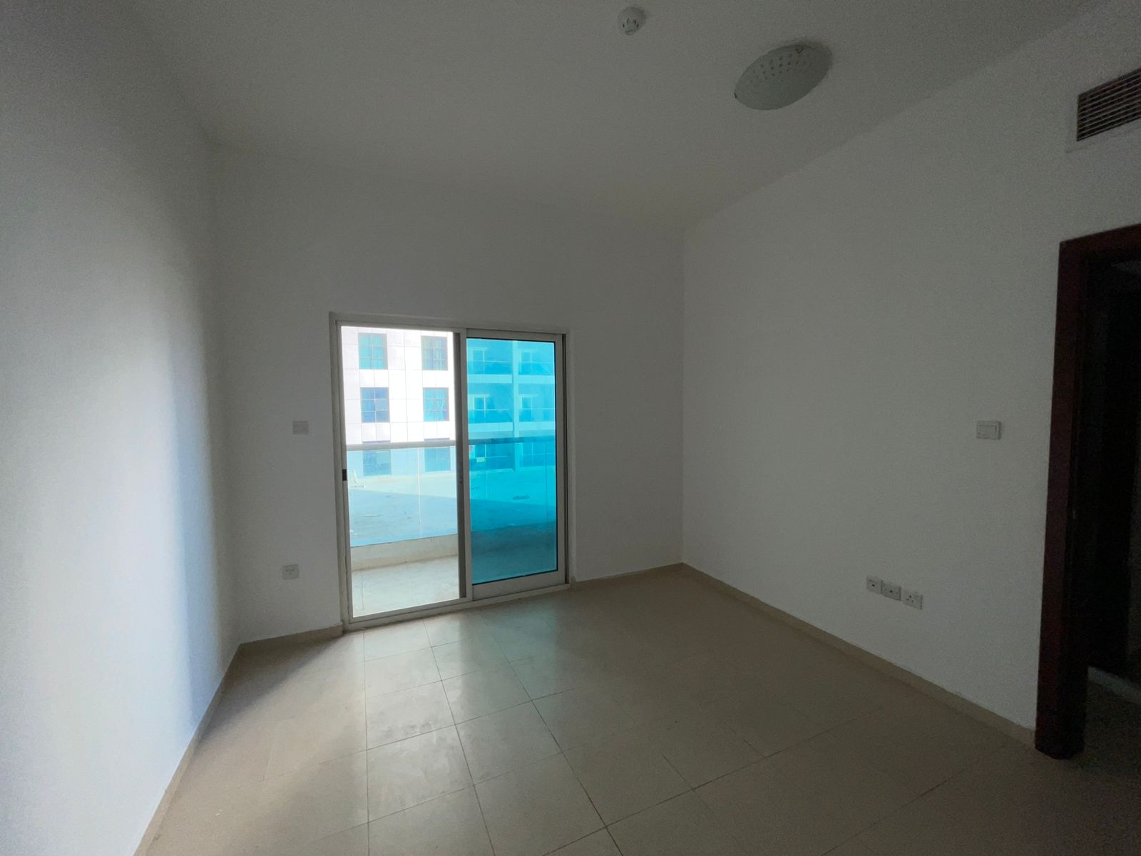 A special opportunity for those with refined taste only — Freehold ownership of a 2-bedroom apartment