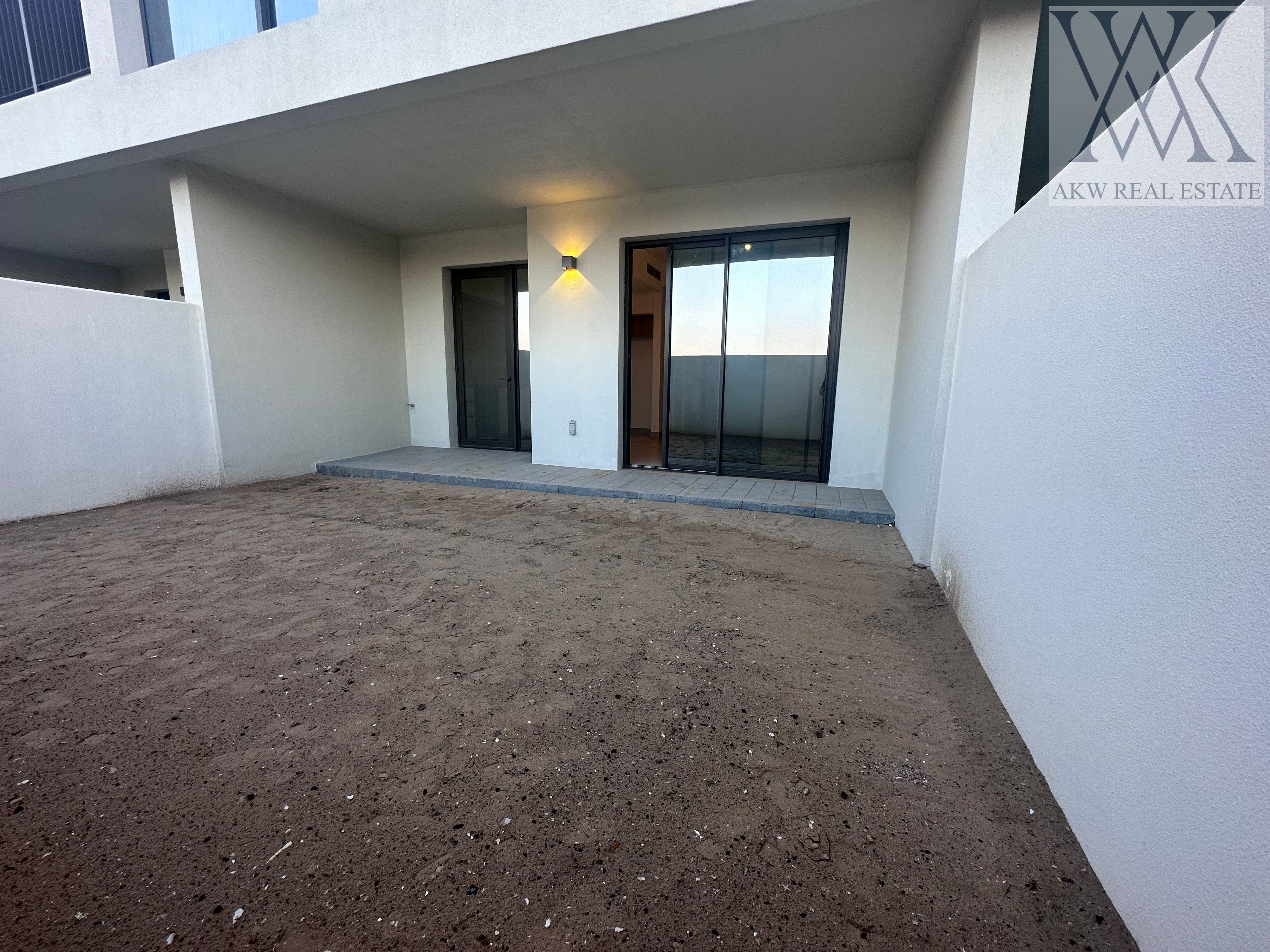 SINGLE ROW | RENTED | WELL MAINTAINED