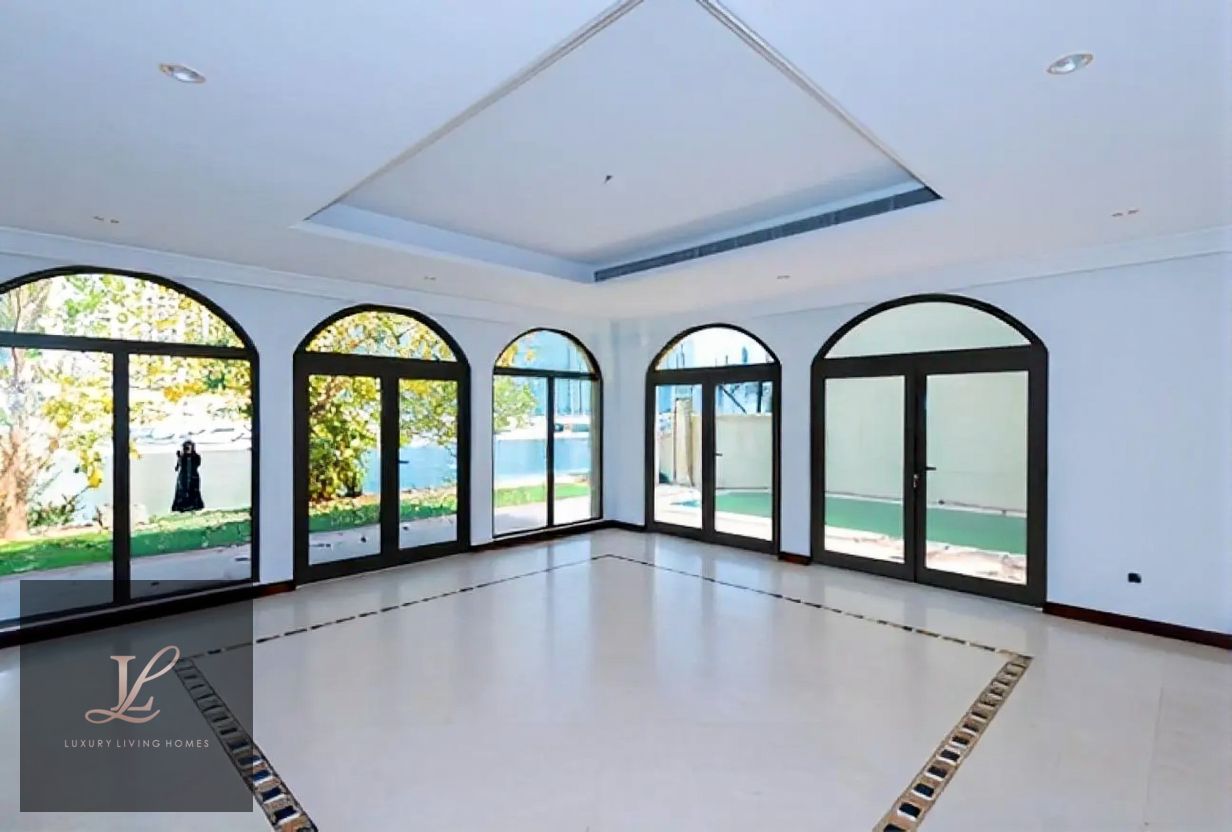 Private Beach Access | Vacant | Skyline view