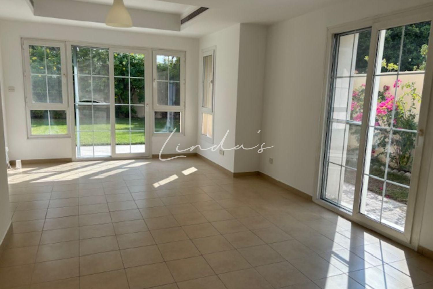 Single Row | Ready to move | 3BR + Study Townhouse