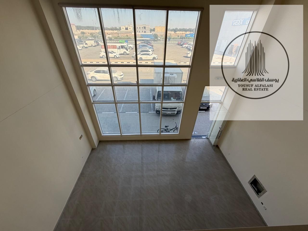 Showroom rent in Sharjah Industrial Area 18 1800 SQFT 15 KW