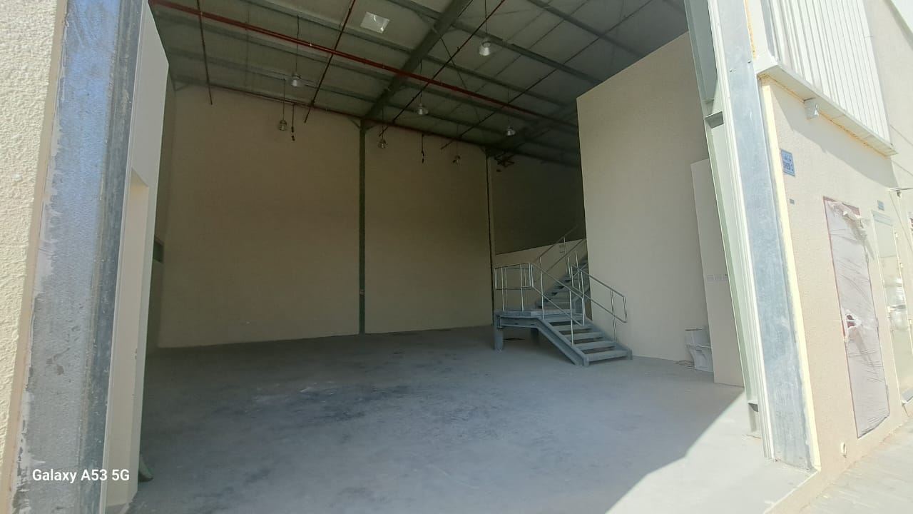 Warehouse in Sajaa Industrial Area, 2,500 sq. ft, suitable for all activities, AED 120,000.
