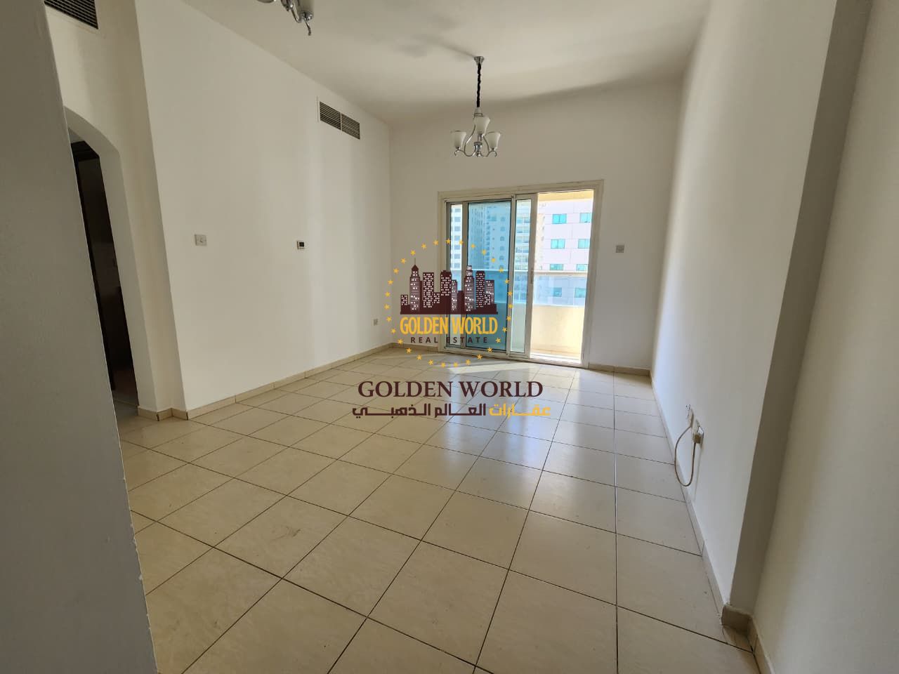 One-bedroom apartment in Al Majaz 3 with balcony and open view, two bathrooms, women-only gym, fully maintained, flexible payment options.