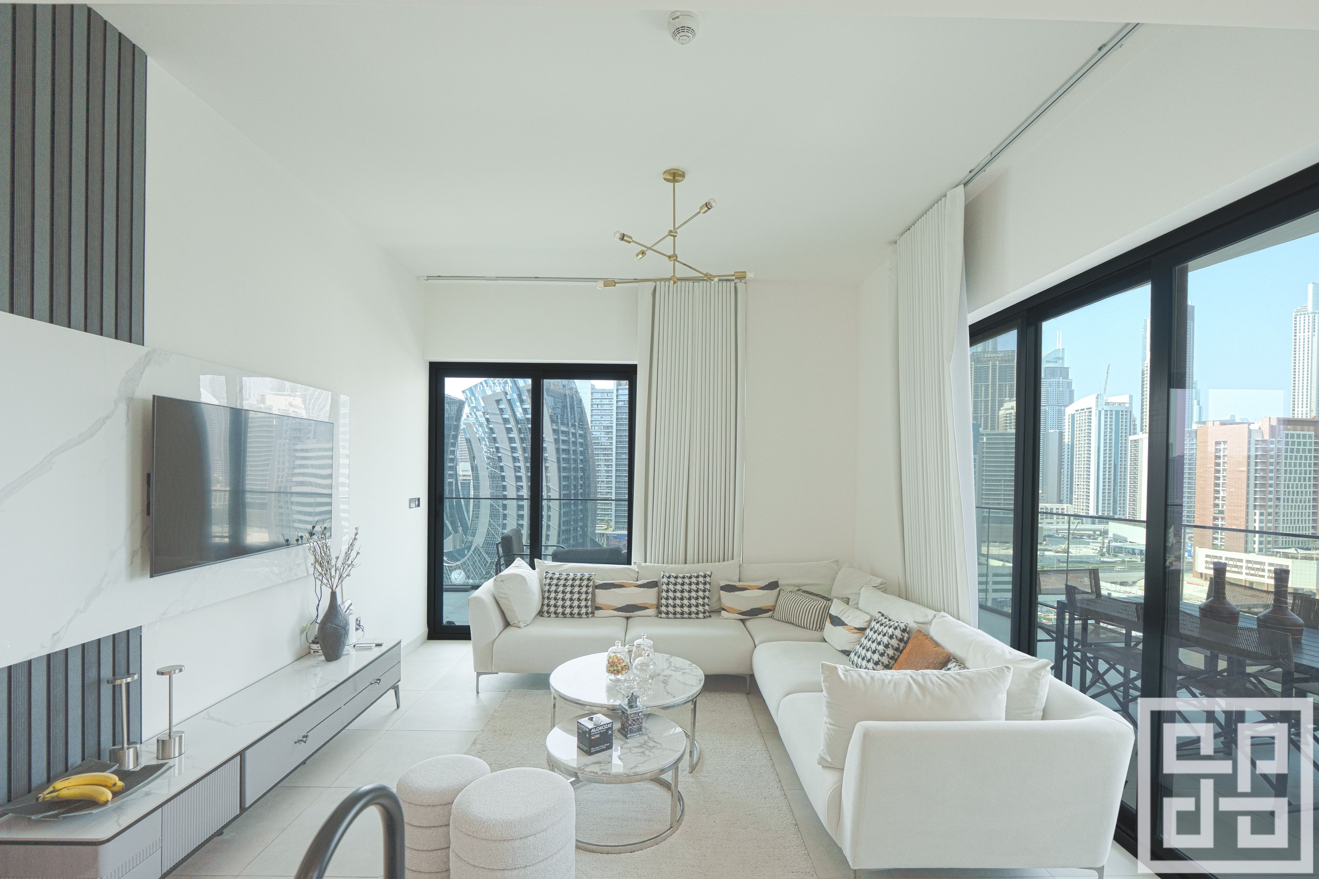 High Floor l Vacant on Transfer l Full Canal View