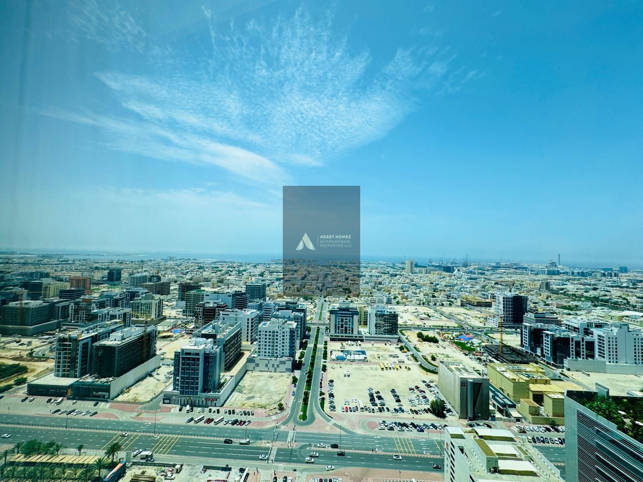 Chiller Free, High Floor, Sea Views, Great Location