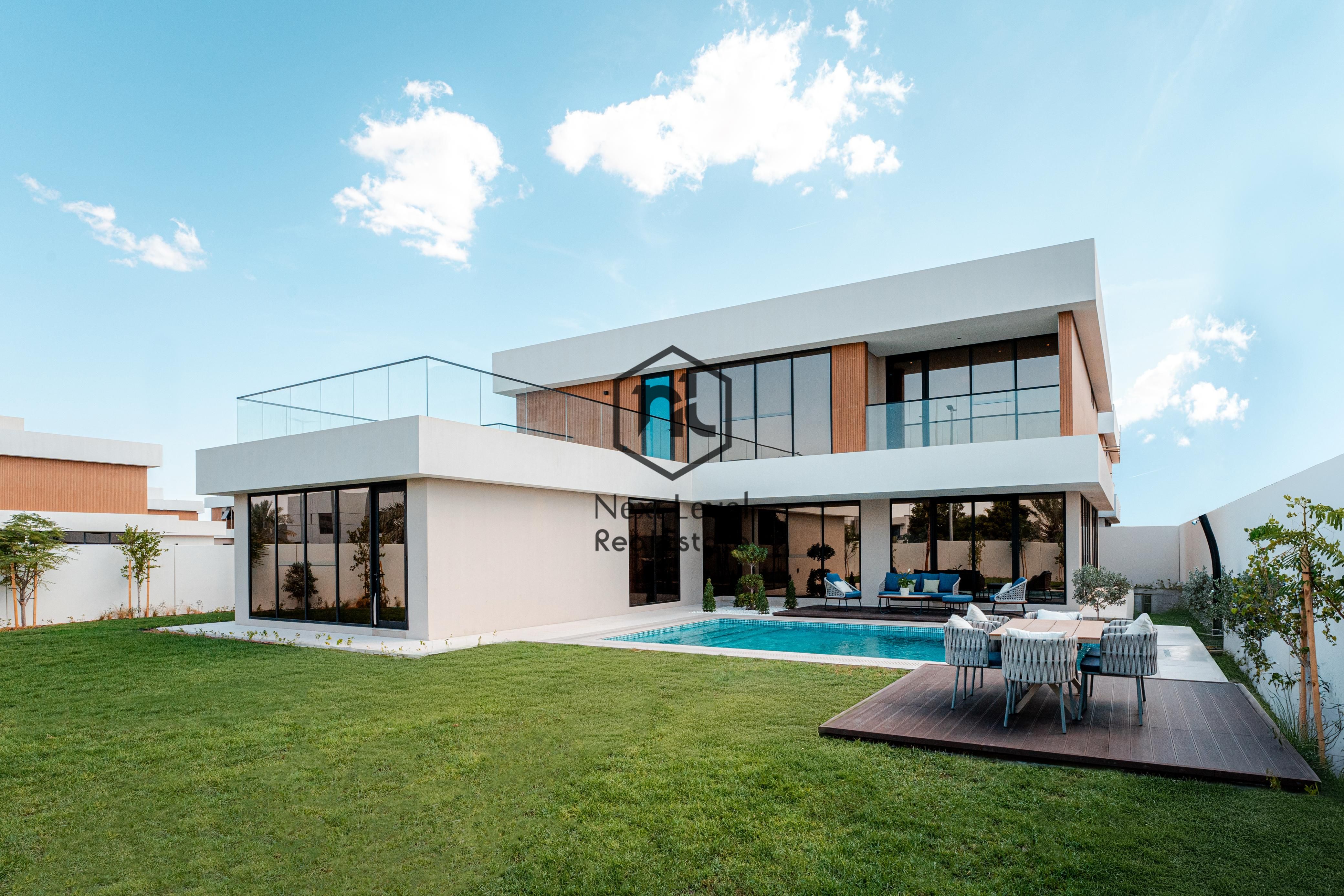 Spacious Luxury Villa | 5 Master BR + Maid + Driver | Panoramic Glass | Large Plot