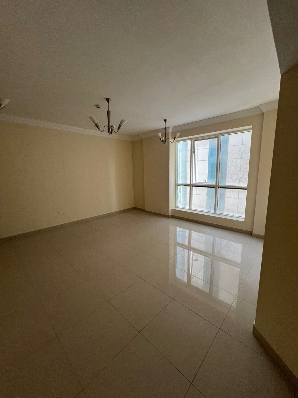 n exceptional rental opportunity in the heart of Al Majaz, Sharjah, ideally located near Al Khan Lake. Enjoy a prime location with stunning surroundin