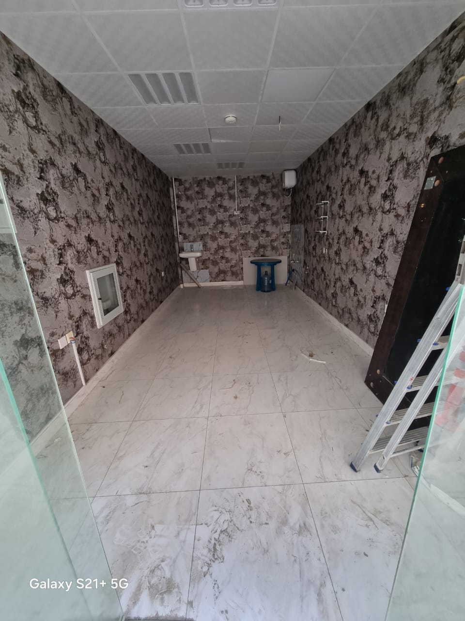 Commercial shop for rent in Al Naba’a, prime location with high foot traffic, suitable for various business activities and easy access. Commercial shop