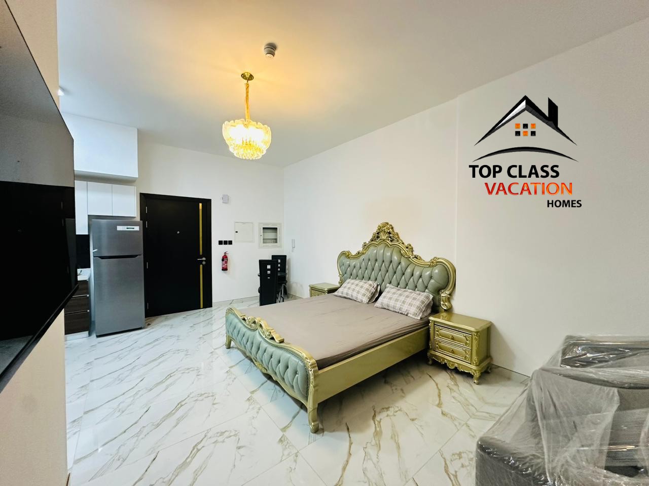*GYM*POOL*PARKING @LUXURY FURNISHED **STUDIO ** FULL FAMILY BUILDING