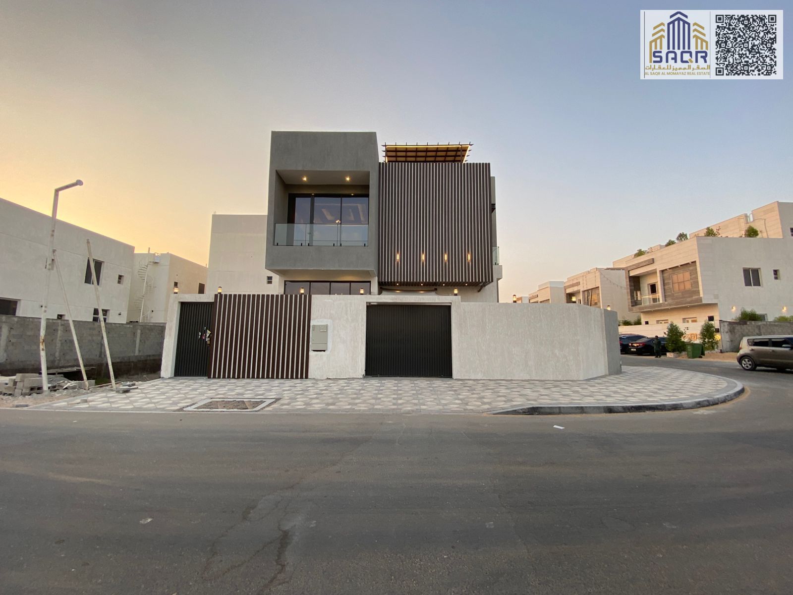 Corner villa, two floors and a roof, custom finishing, price includes everything