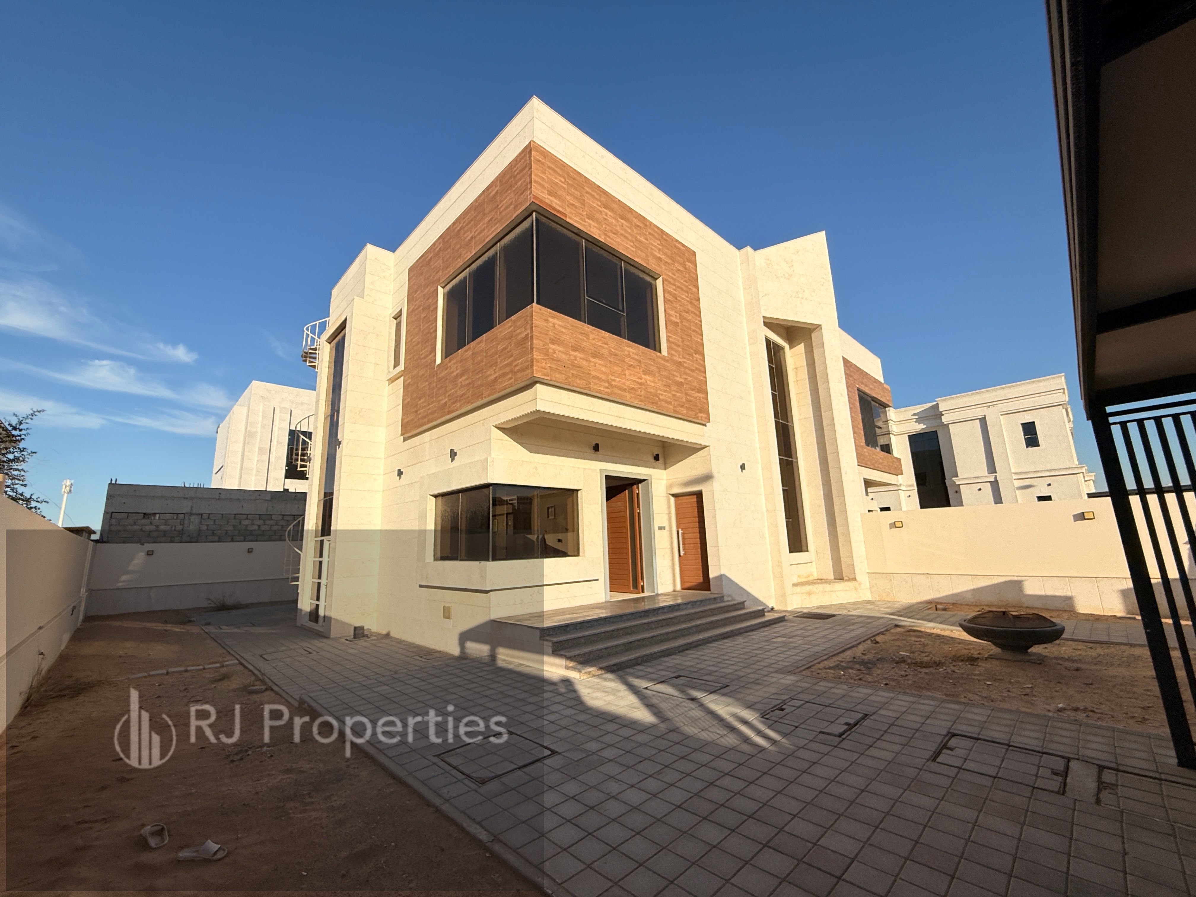 LUXURY 4BHK VILLA wardrobe maid room garden near to mosque