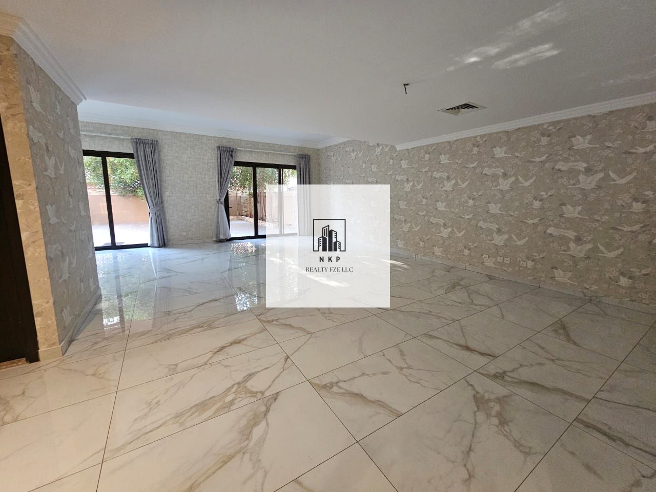 Spacious luxurious 4 bedrooms townhouse with maid room