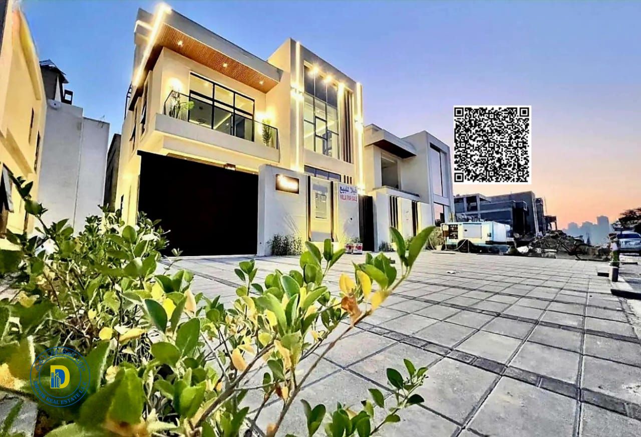 For sale: Modern villa with 5 bedrooms and a roof , including registration fees and AC, in Al-Helio 2. Freehold . Bank financing