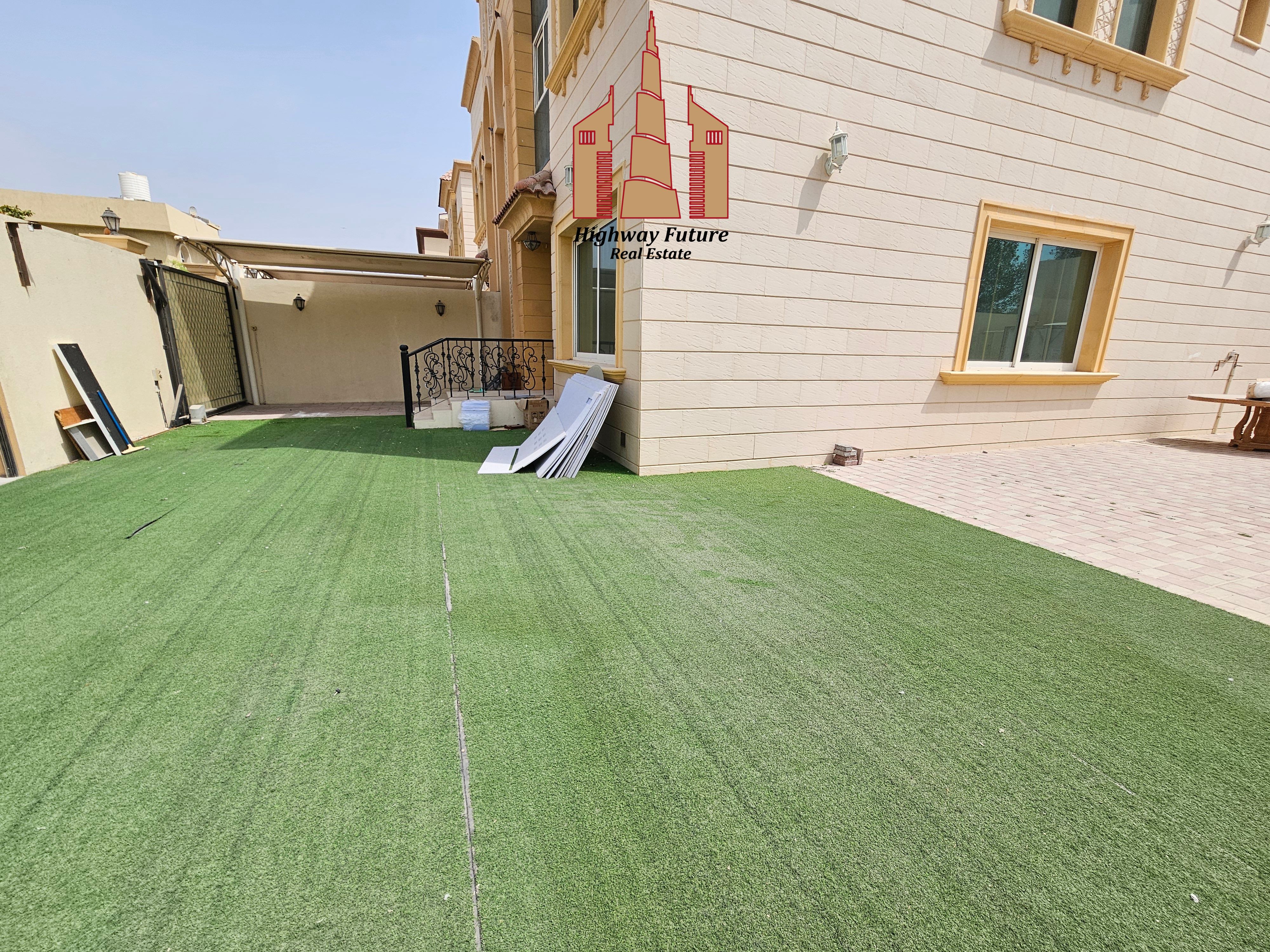 4 Bed room Central AC Maids room Likh new villa Big Hall parking 110k Near Beach