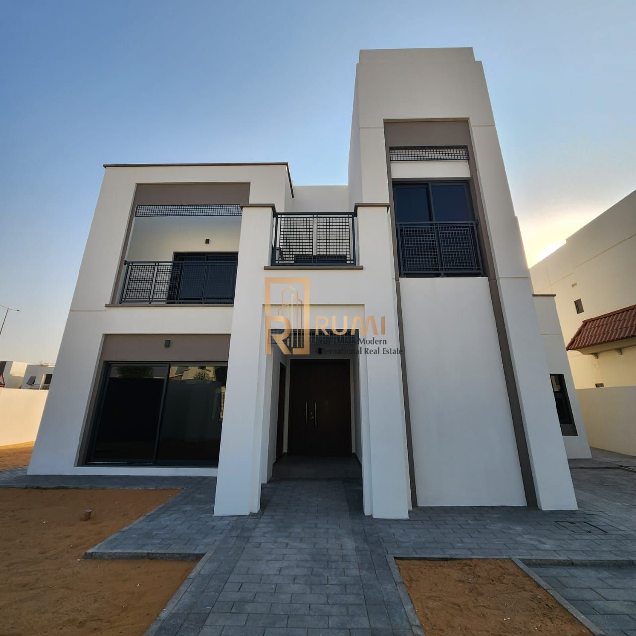 Corner Unit | Single Row | Large Plot | Ready Villa | Negotiable