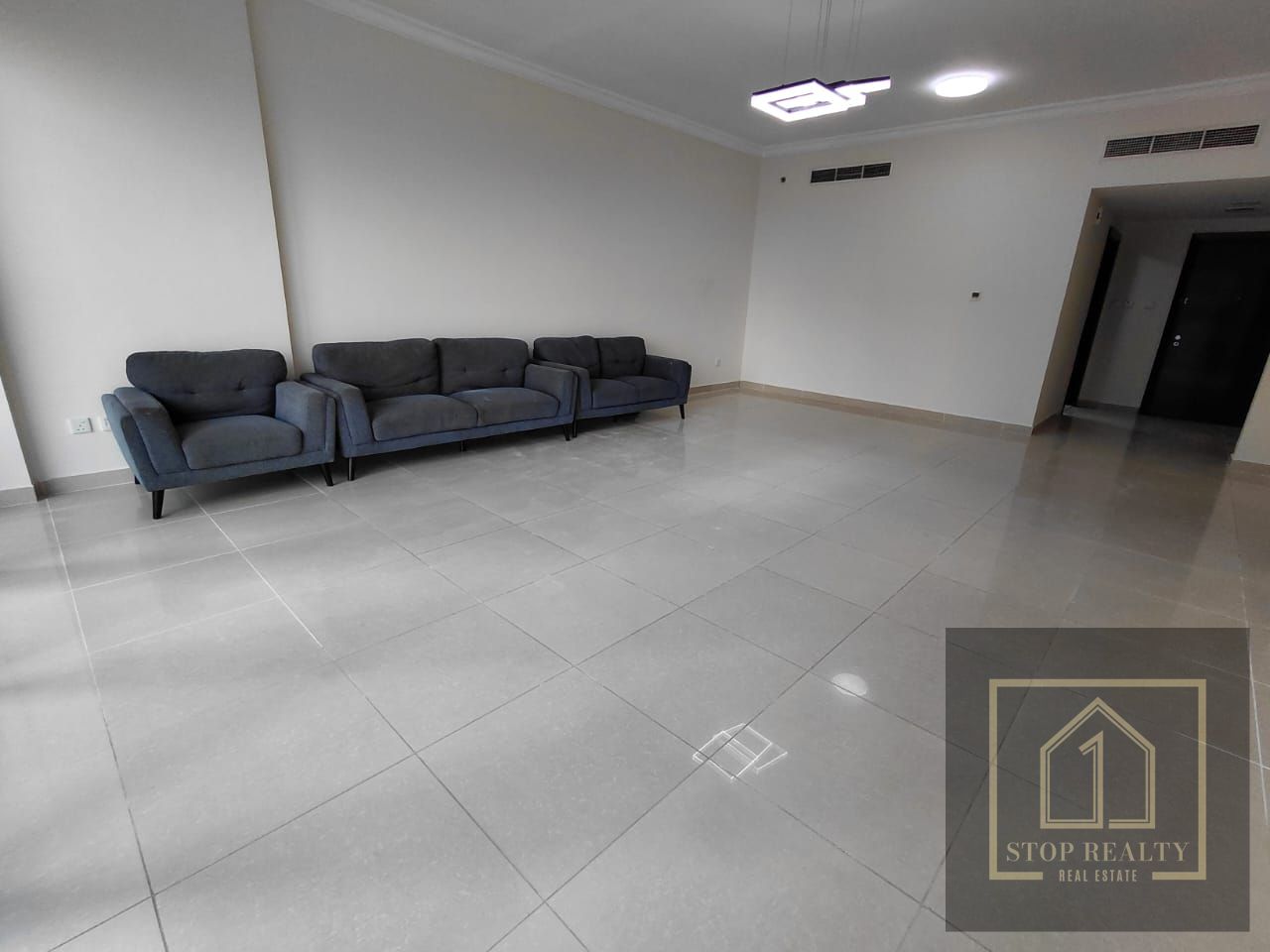VACANT | UNFURNISHED | SPACIOUS