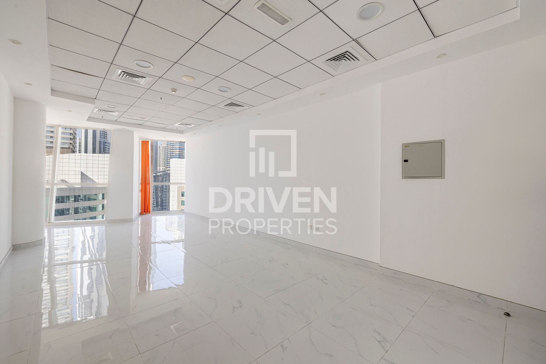 Ready to Move in | Unfurnished Modern Office