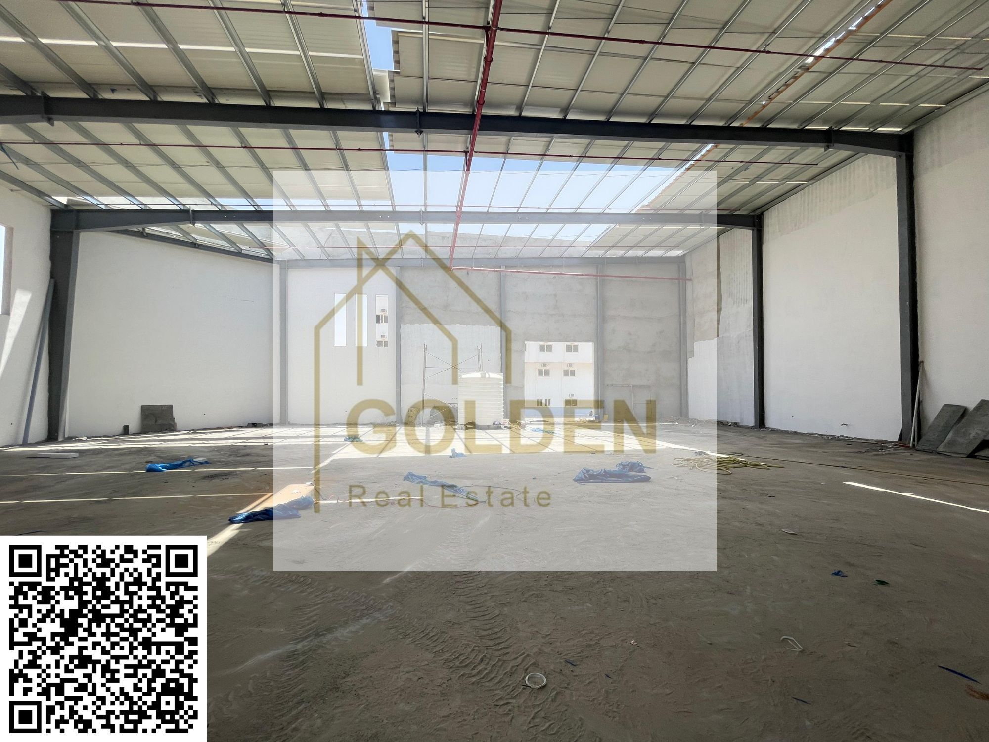 Ideal for storage and light manufacturing, with 35 kW power and a dedicated loading and unloading area—are you looking for a warehouse that delivers p
