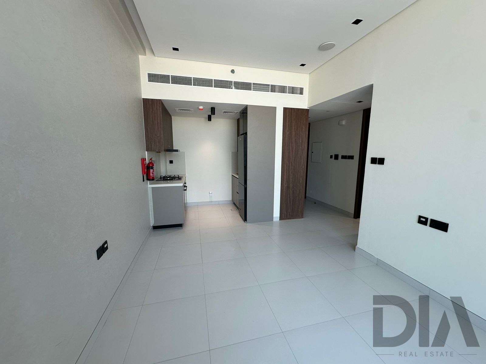 BRAND NEW LUXURY UNIT I| UNFURNISHED I|