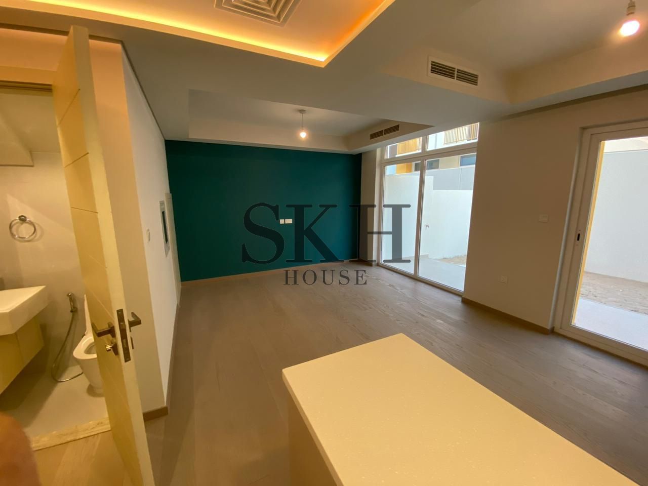 Elegant 3BR Townhouse with Rooftop Access | Aquilegia Cluster | DAMAC Hills 2