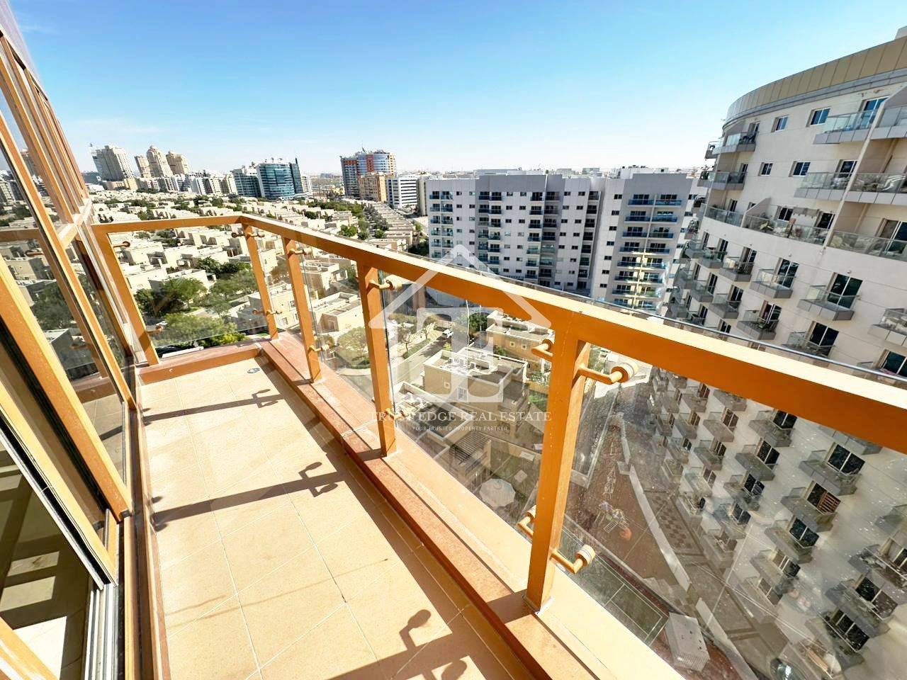 Unfurnished | Open kitchen | High Floor