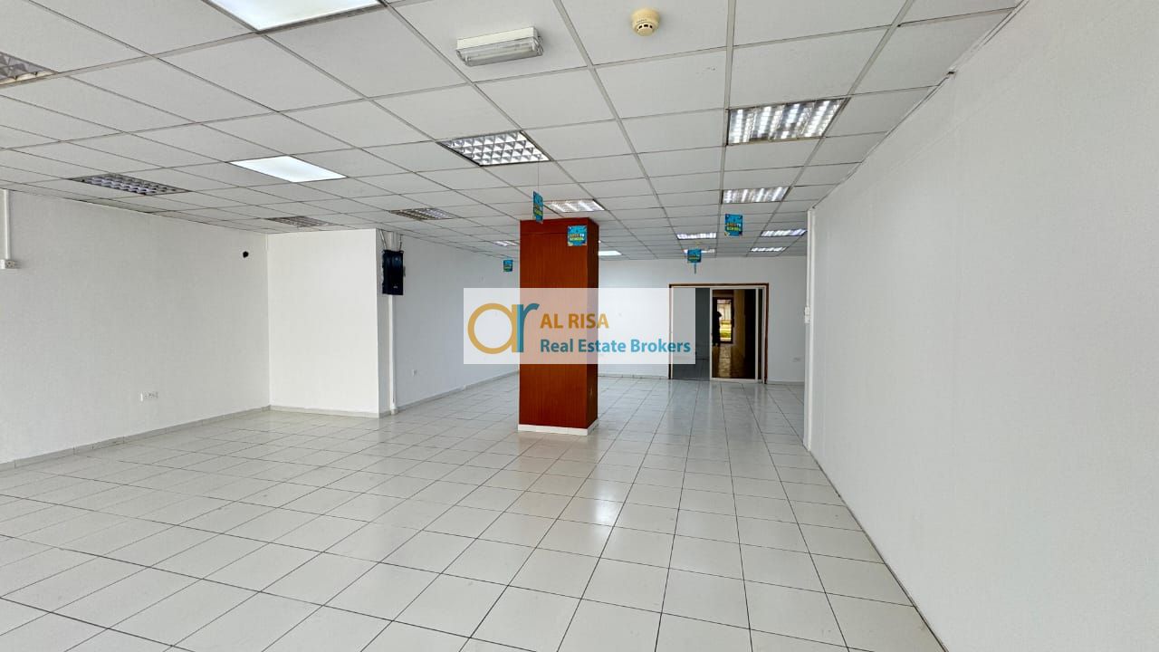 1000 sq ft shop available at al karama