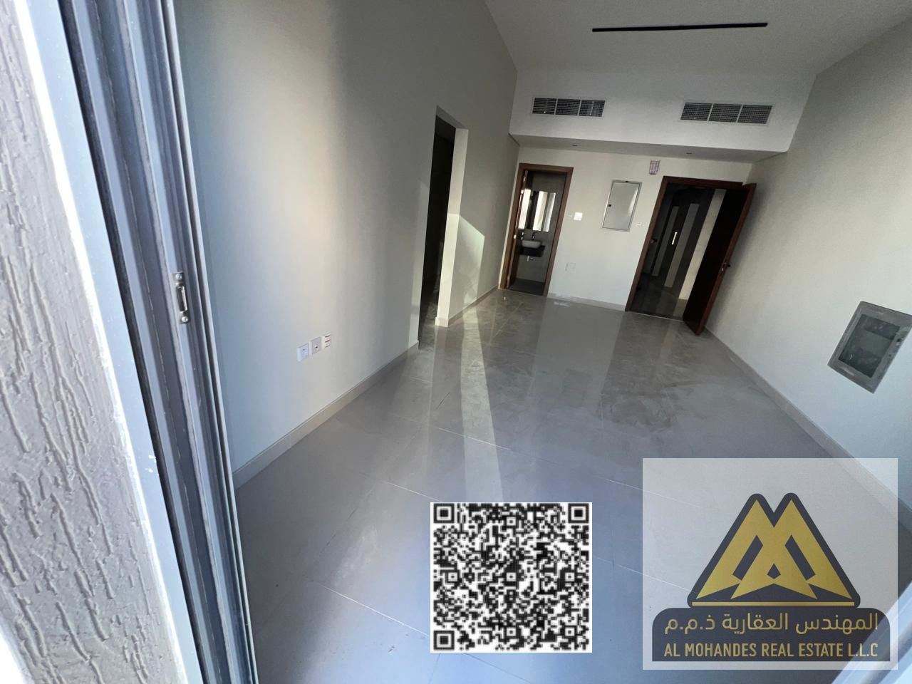 A distinctive apartment with modern finishes and spacious layouts, ideal for families seeking comfort and a prime location close to all essential serv